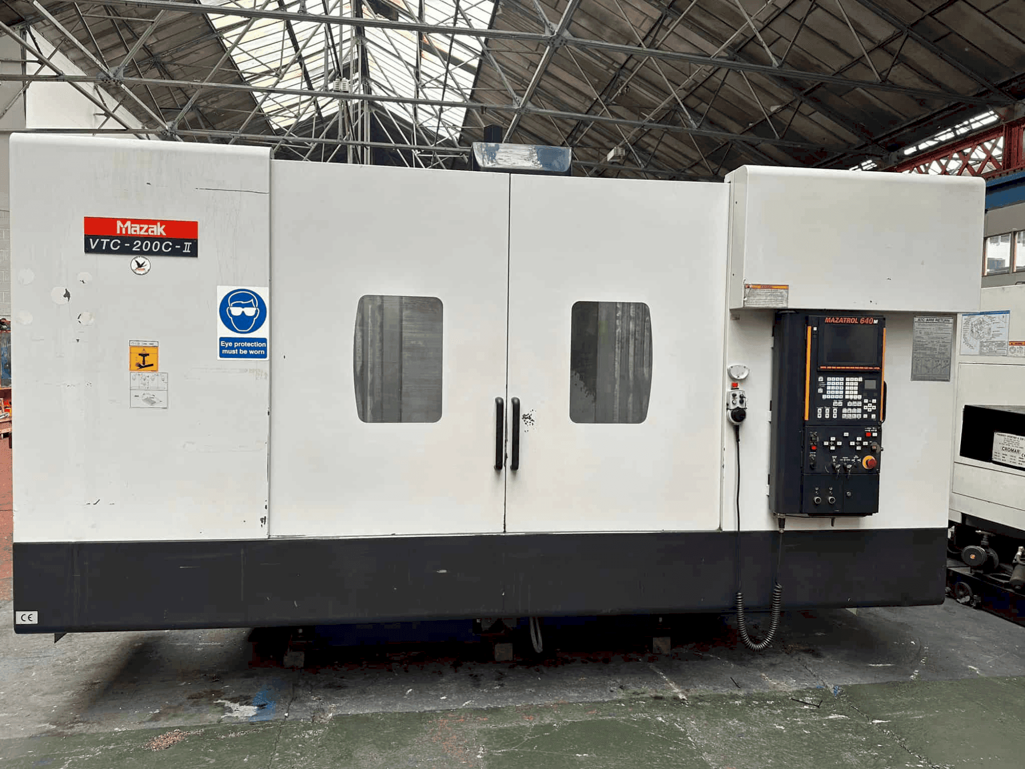 Mašīnas Mazak VTC - 200C  pretskats