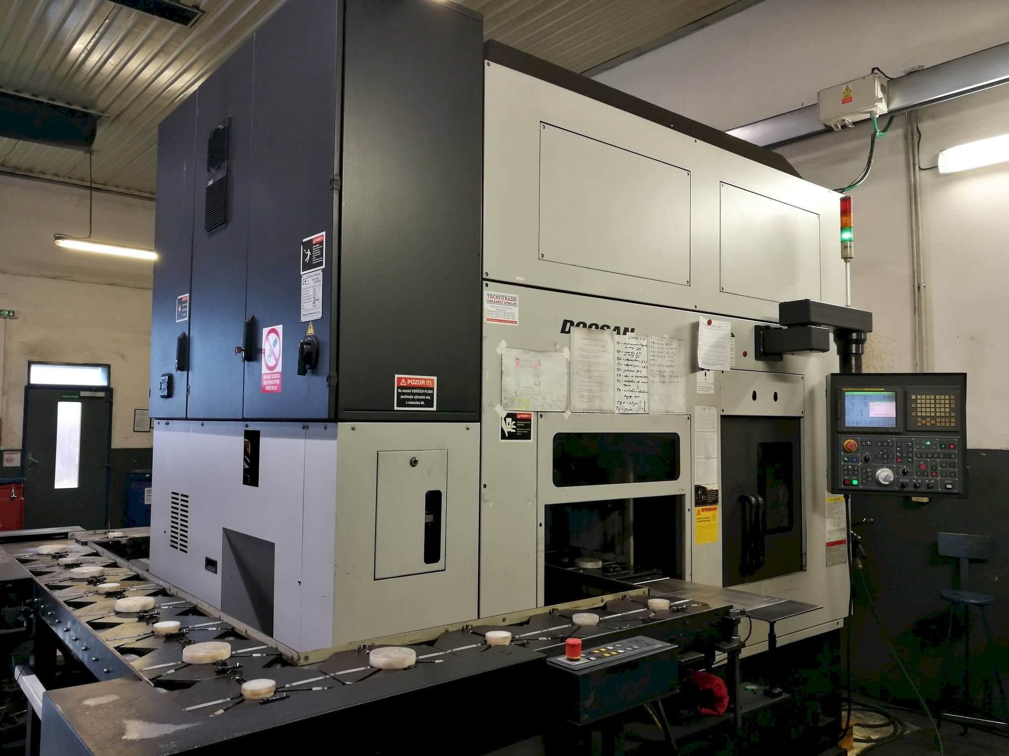 Mašīnas Doosan Puma Inverturn 3000M  pretskats