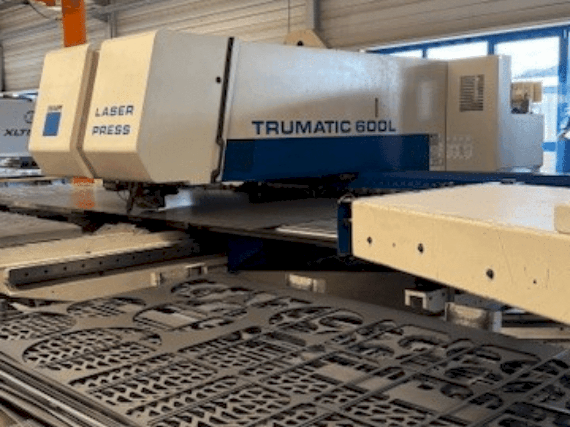 Mašīnas TRUMPF Trumatic 600L  pretskats