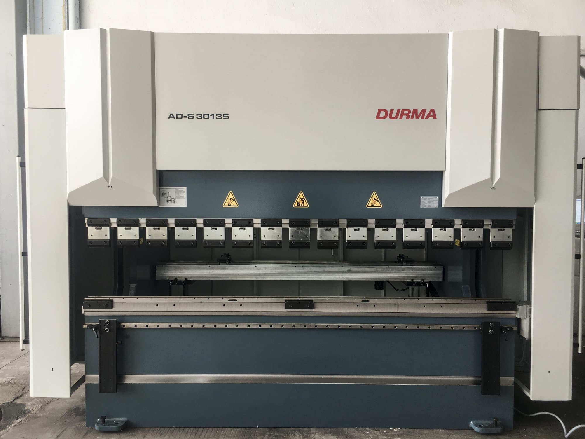 Mašīnas Durma AD-S 30135  pretskats