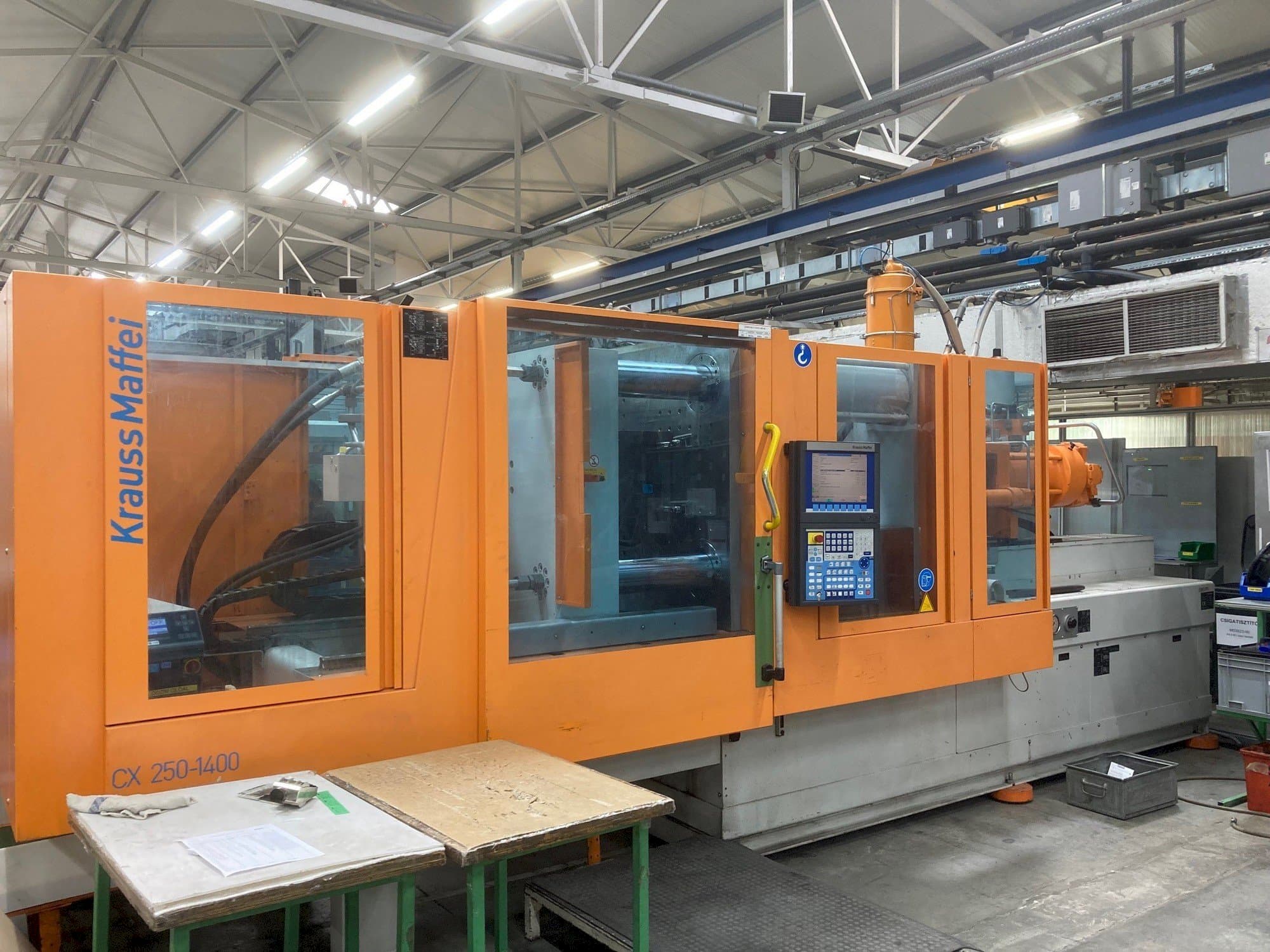 Mašīnas Krauss Maffei KM 250-400 CX  pretskats