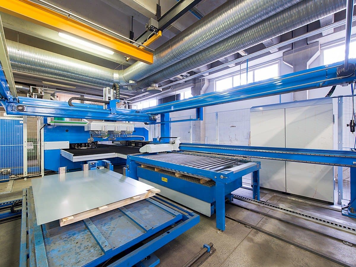 Mašīnas Finn-Power E 5 Lui kreisās malas  skats