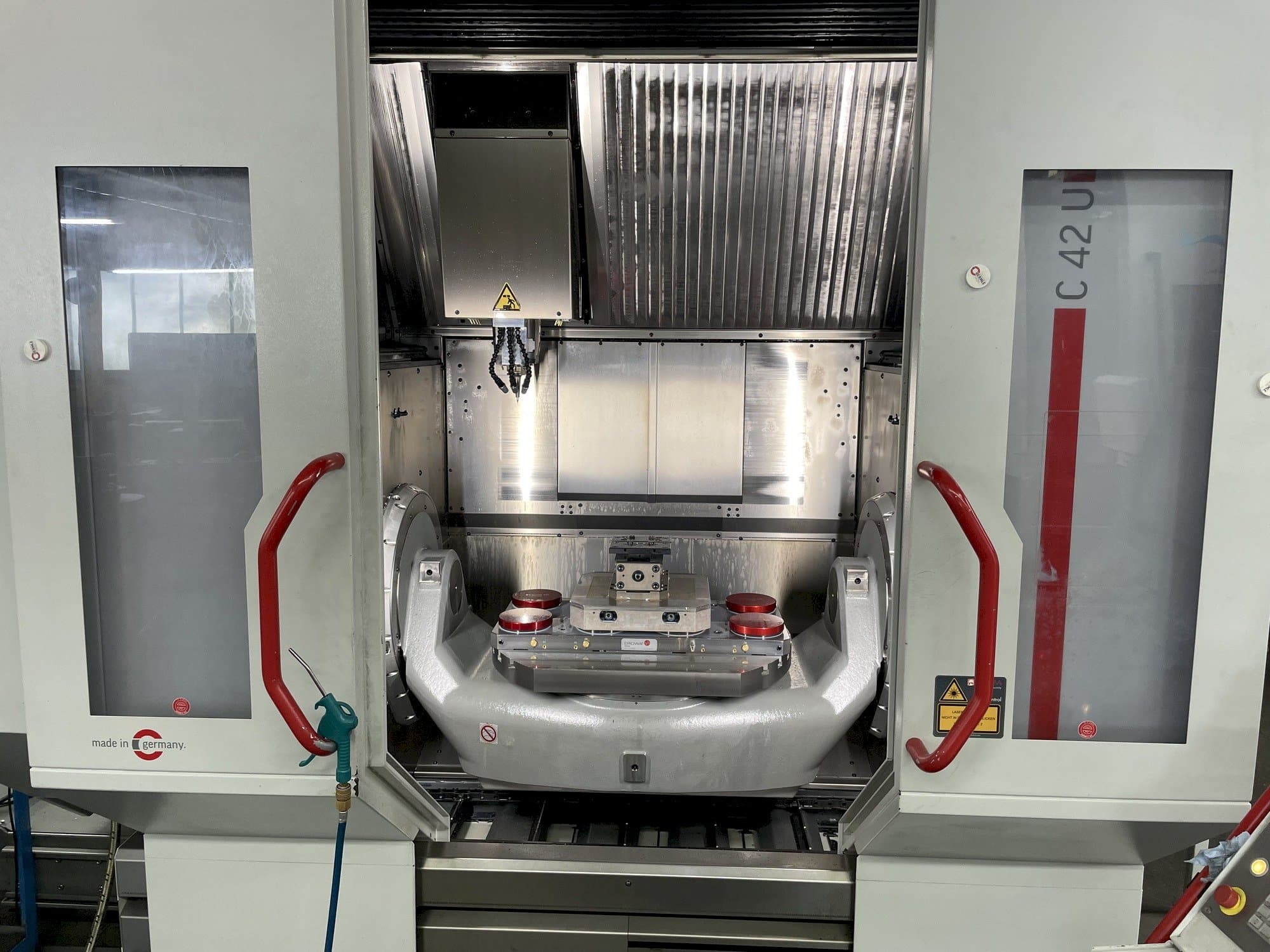 Mašīnas HERMLE C 42 U  pretskats