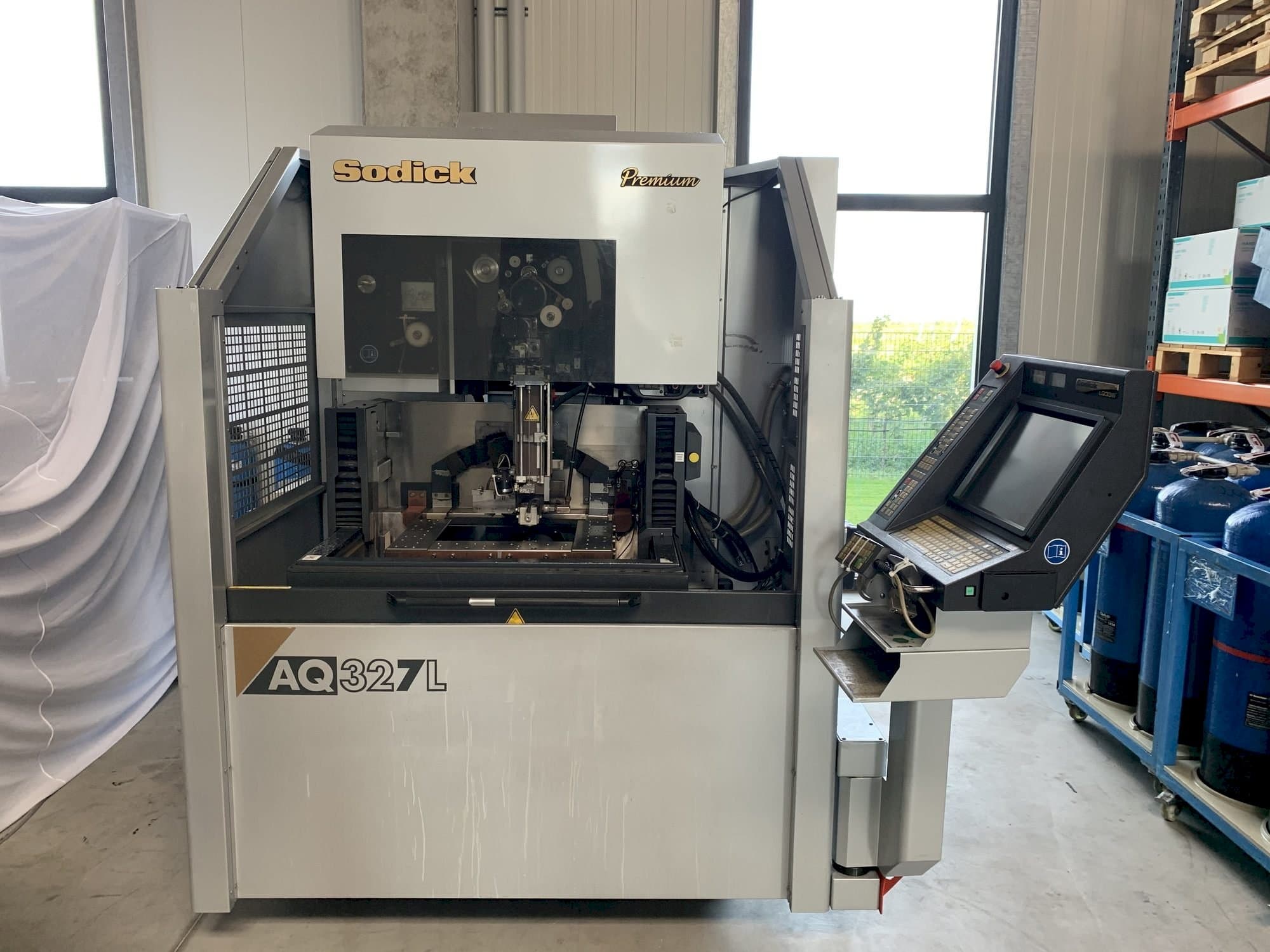 Mašīnas Sodick AQ327L  pretskats