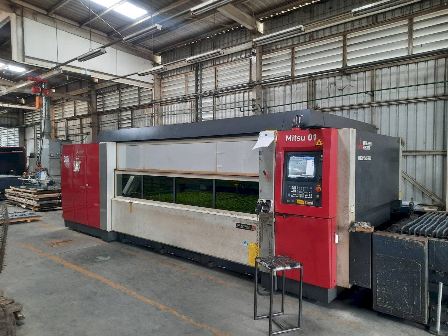 Mašīnas Mitsubishi ML3015eX F60  pretskats