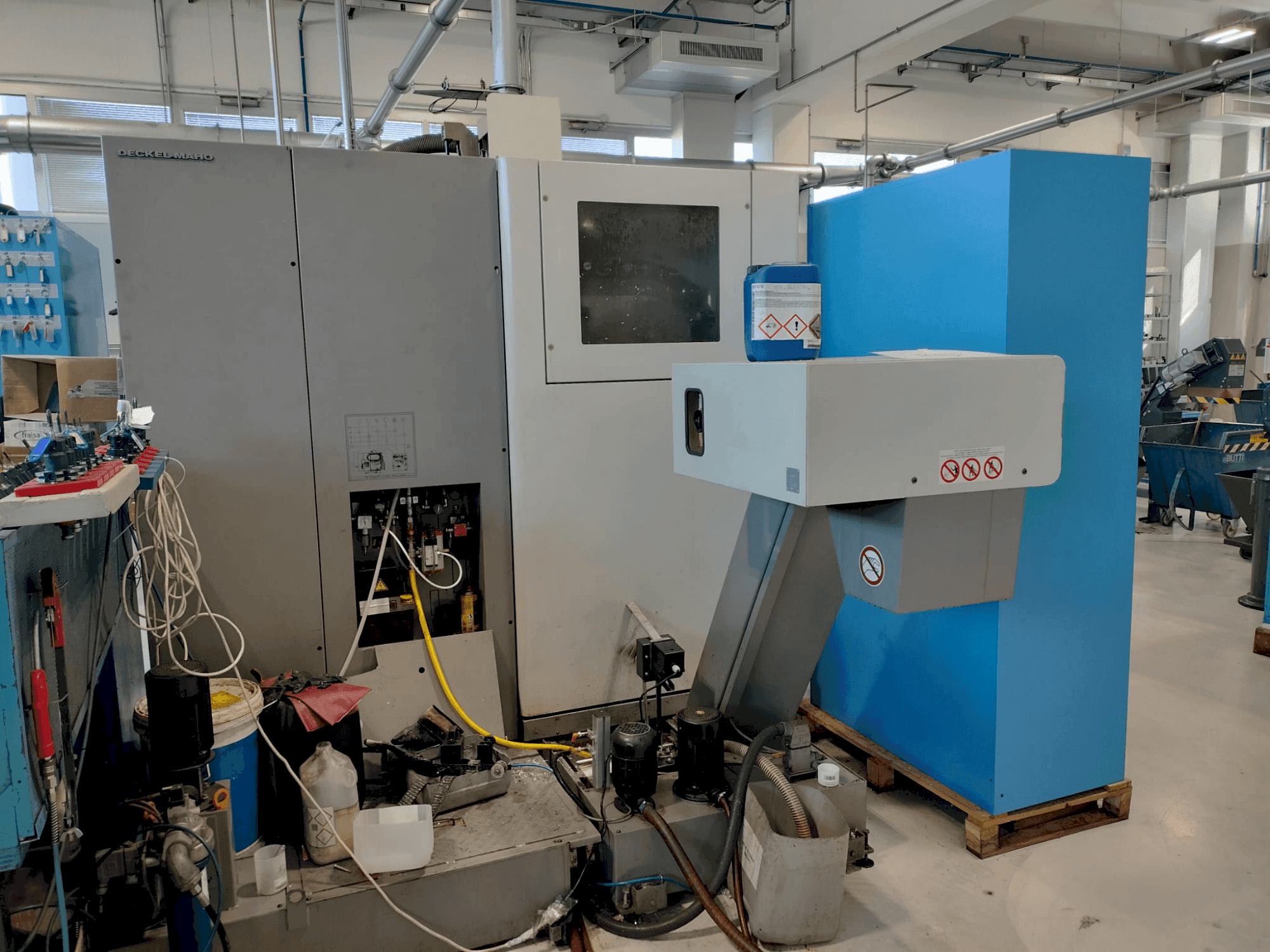 Mašīnas DMG DECKEL MAHO DMC 635V  pretskats