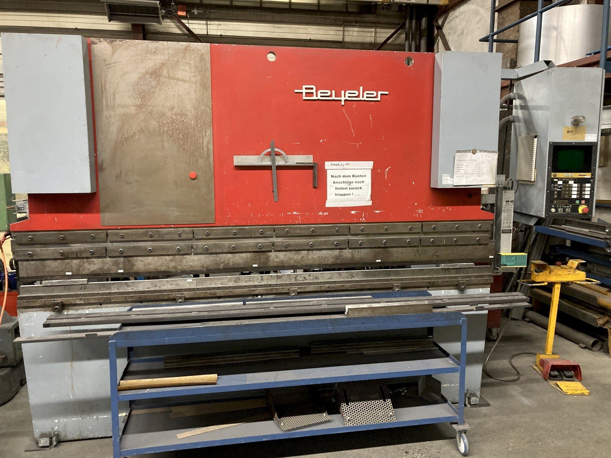 Mašīnas BEYELER M3  pretskats