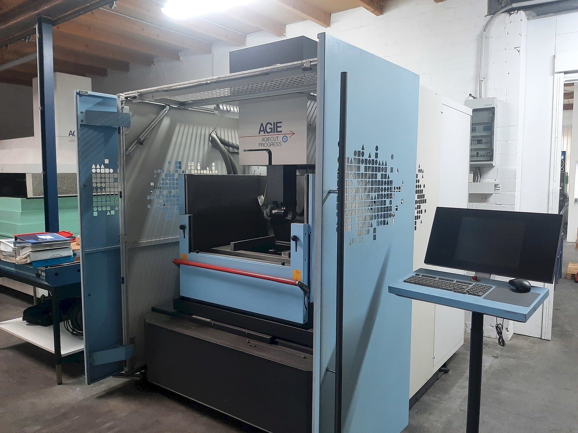 Mašīnas AGIE Agiecut Progress 3  pretskats