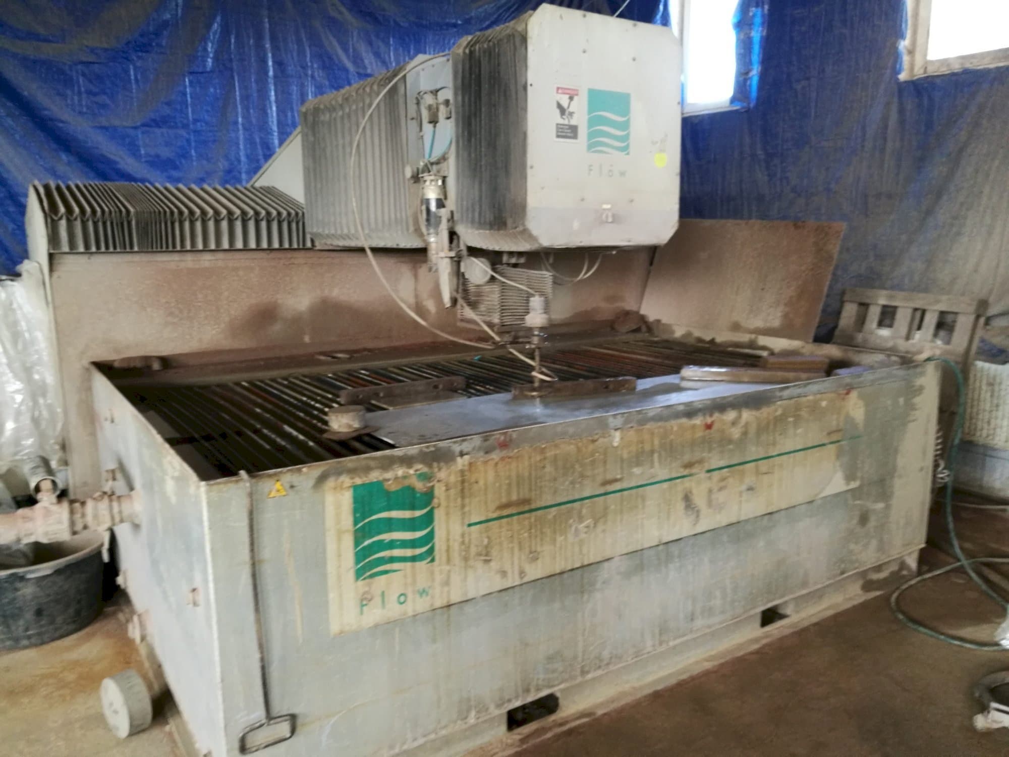 Mašīnas Flow IFB 2412  pretskats