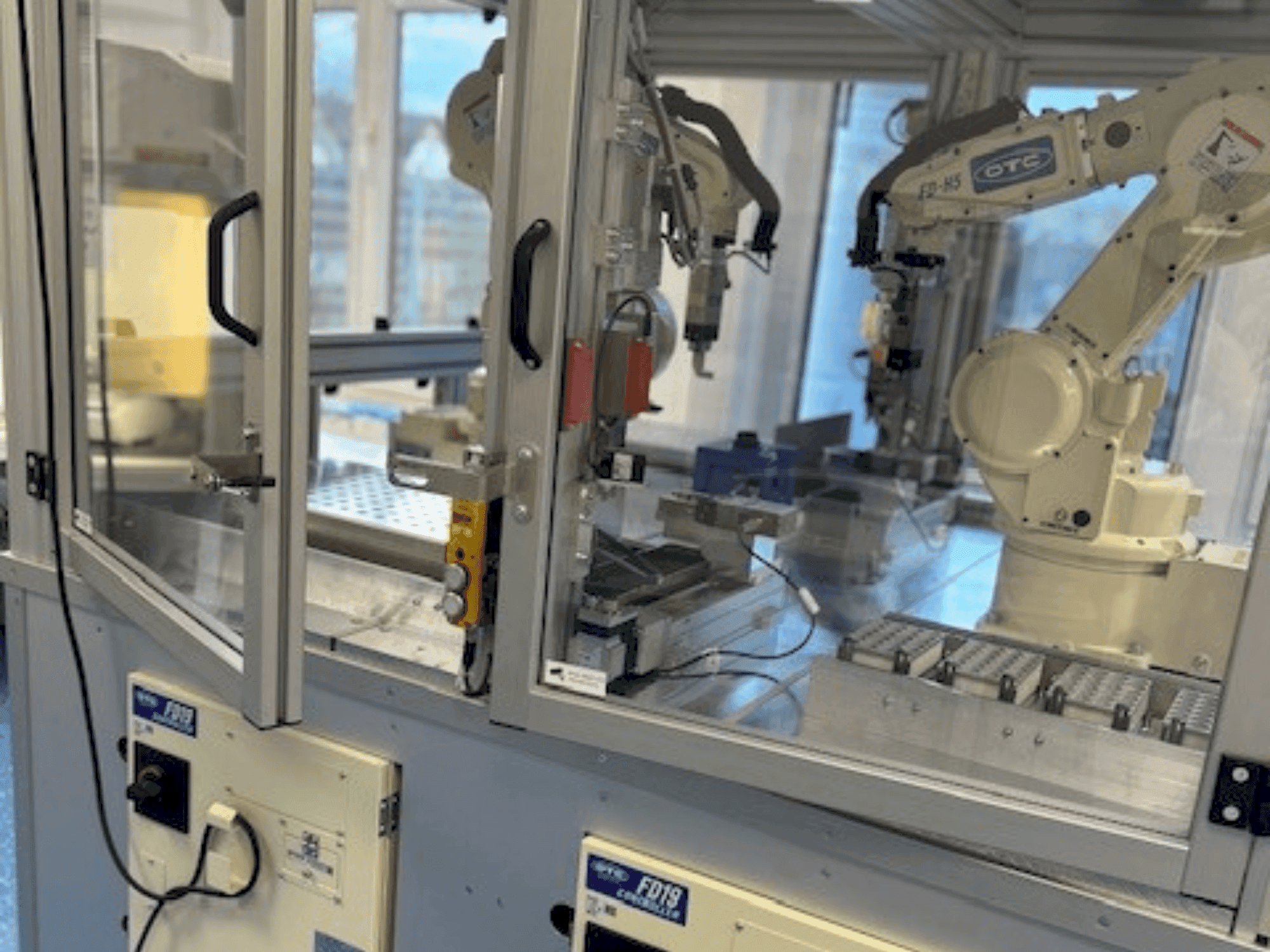 Mašīnas OTC Daihen NH52-NEFC  pretskats