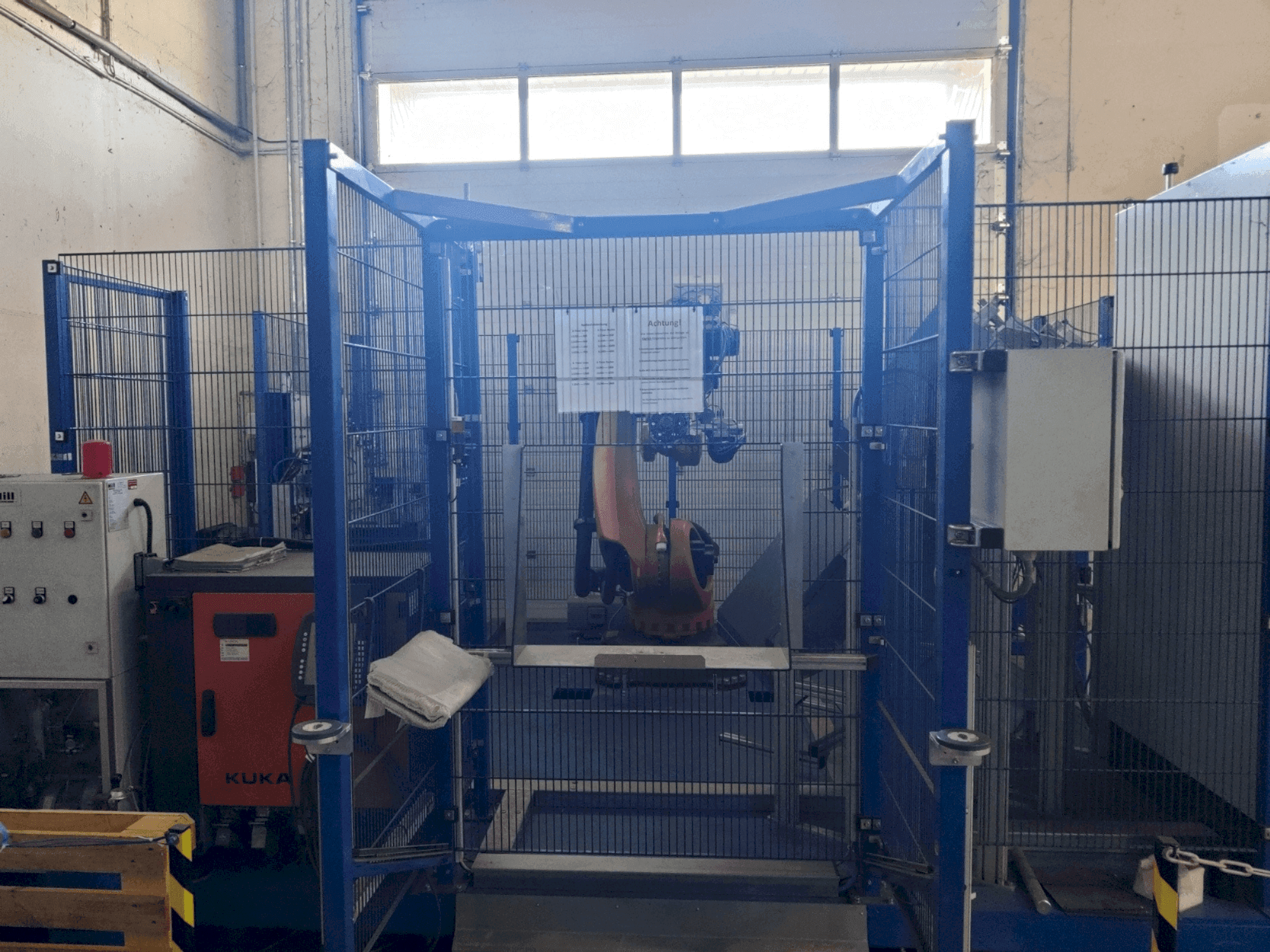 Mašīnas KUKA KR 120 R 2500 pro  pretskats