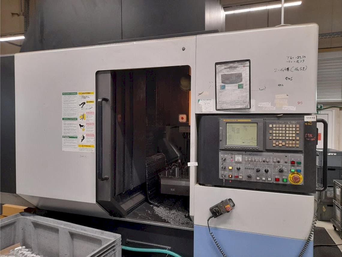 Mašīnas Doosan VC 500  pretskats