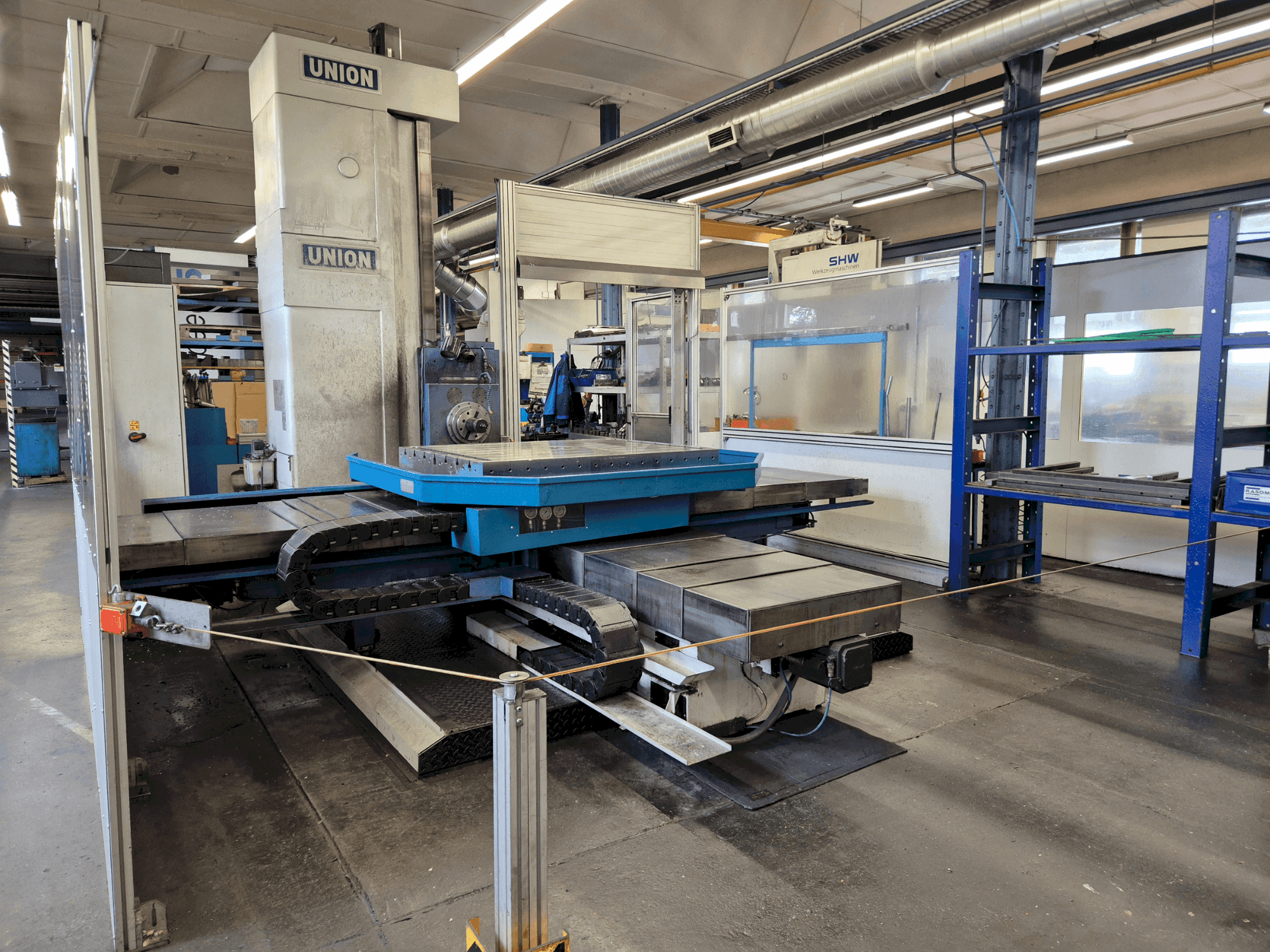 Mašīnas UNION T105  pretskats