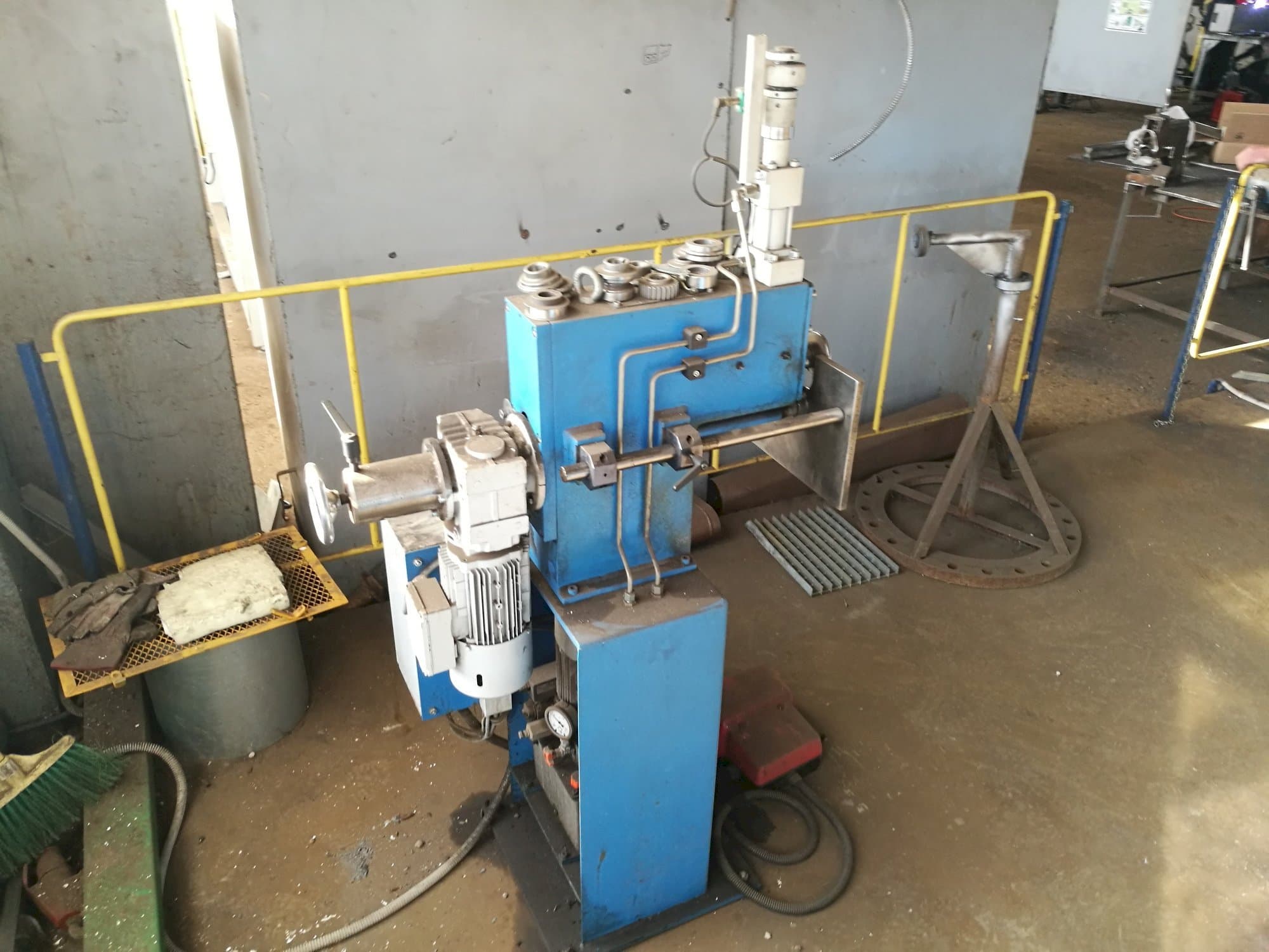 Mašīnas SPIRO SME 63  pretskats