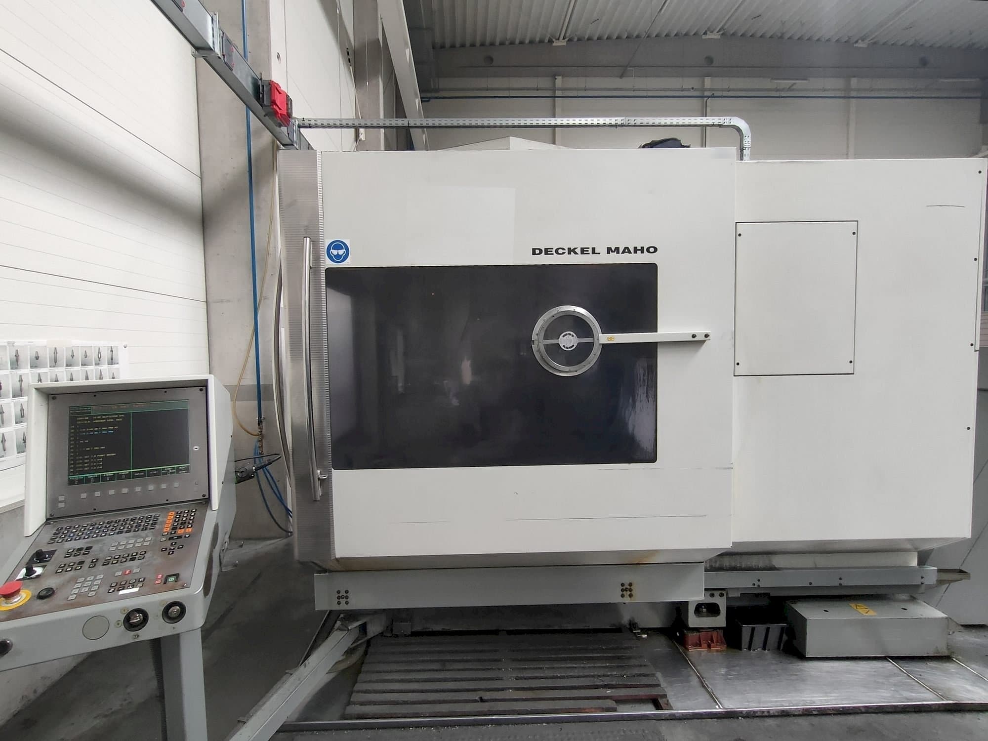 Mašīnas DECKEL MAHO DMU 60P  pretskats