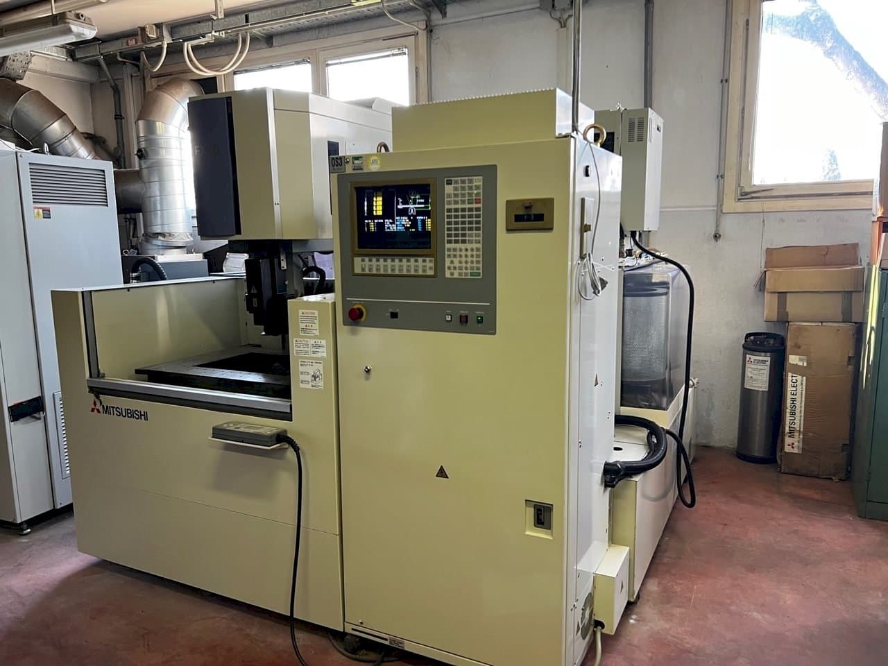 Mašīnas Mitsubishi fx 20  pretskats