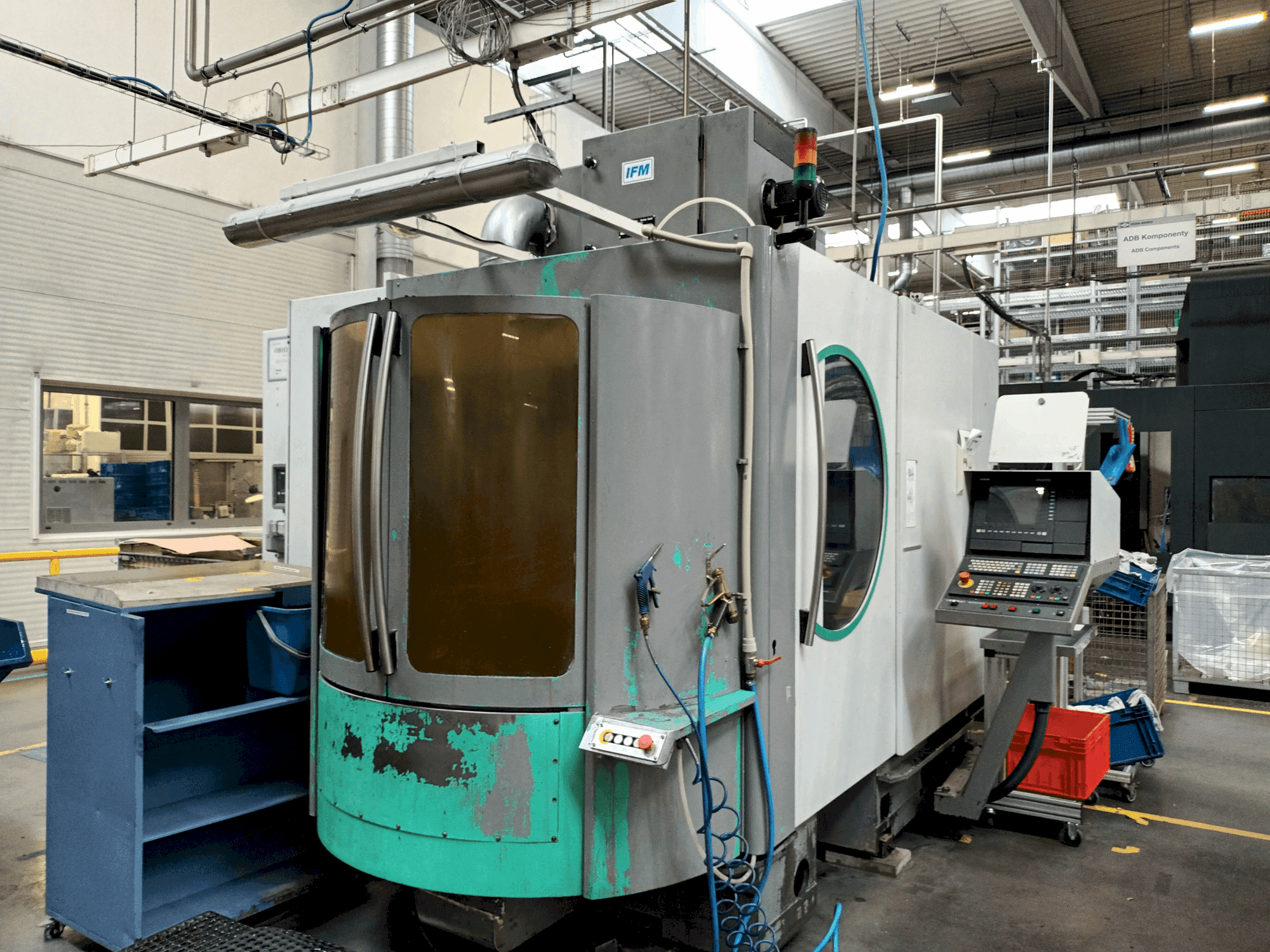 Mašīnas DECKEL MAHO DMC 60H  pretskats