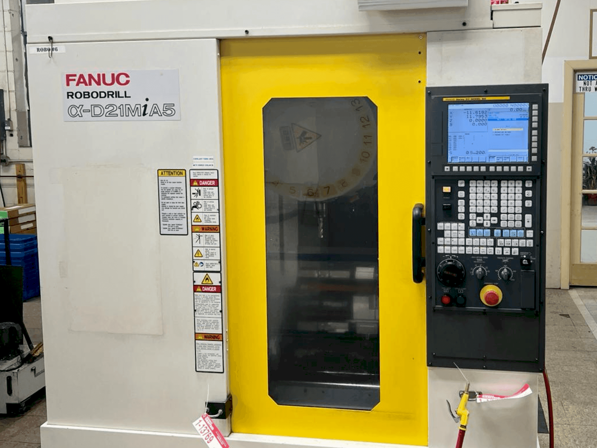 Mašīnas FANUC Robodrill D21MiA5  pretskats