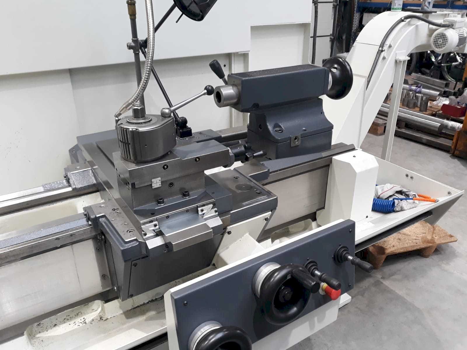 Mašīnas BOEHRINGER DUS 560  pretskats