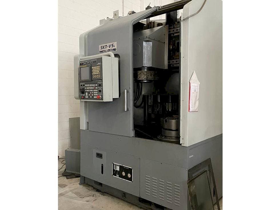 Mašīnas Hyundai SKT V5L skats  no labās puses