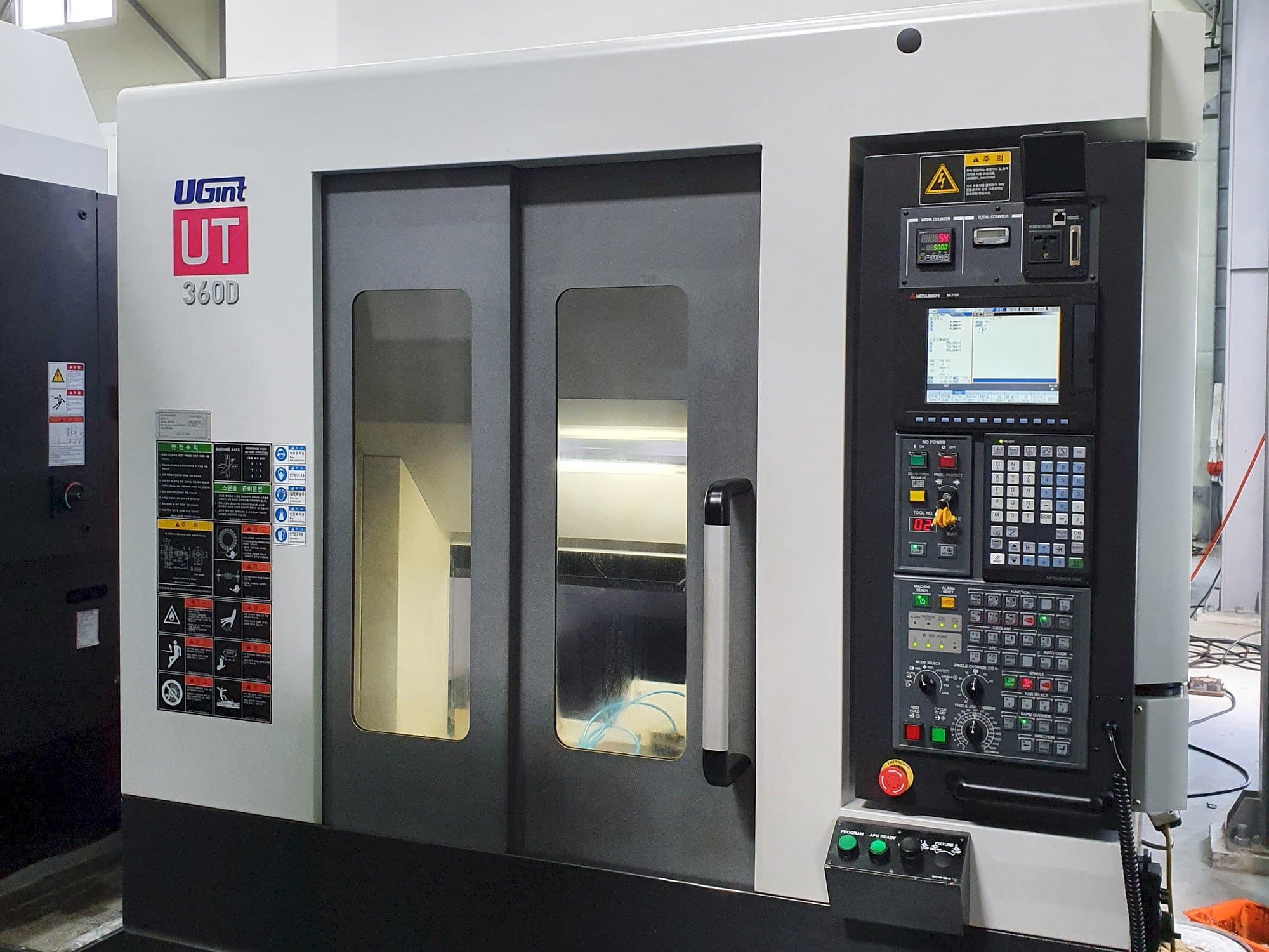 Mašīnas UGINT UT360D  pretskats