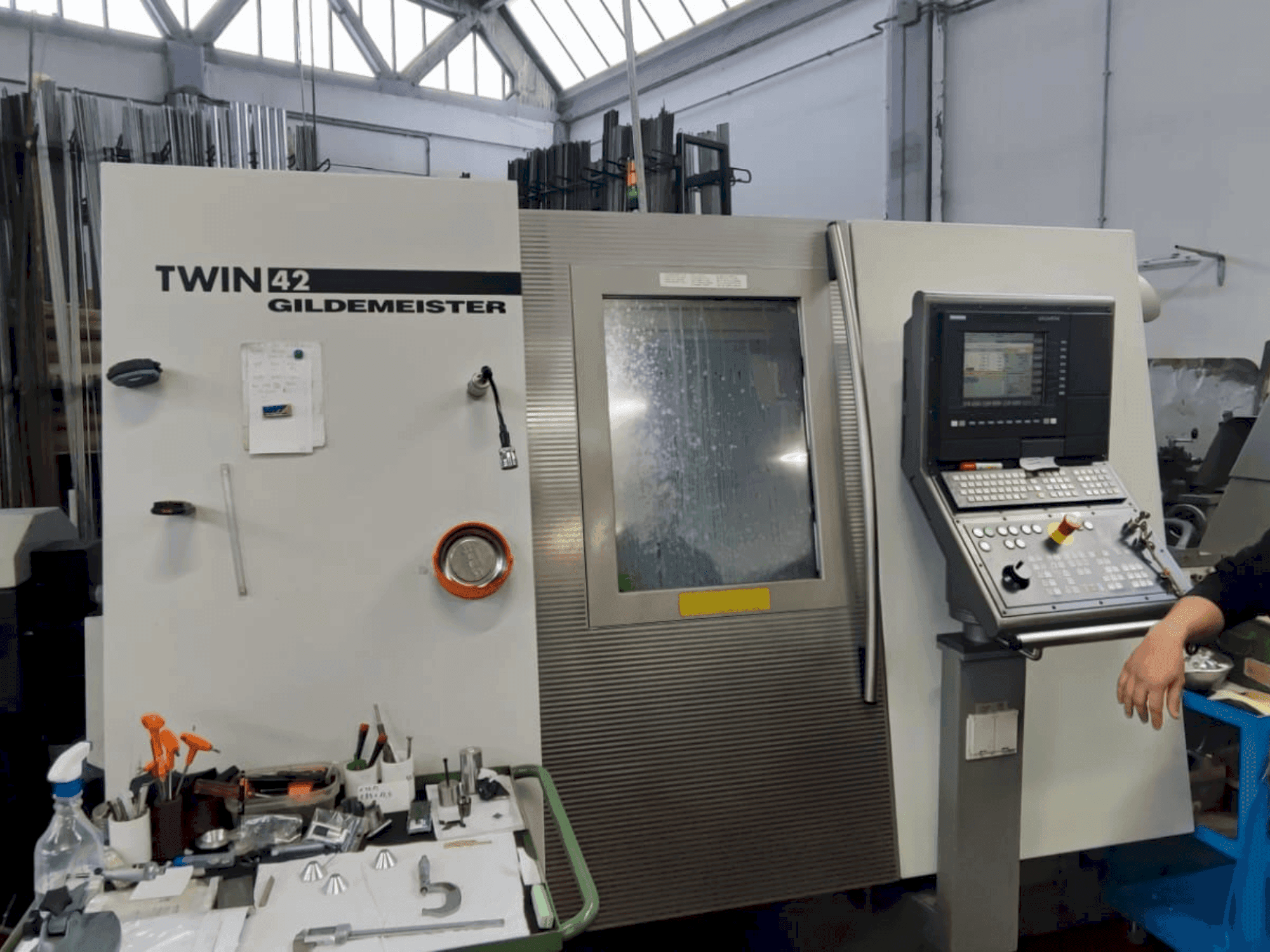Mašīnas Gildemeister TWIN 42  pretskats