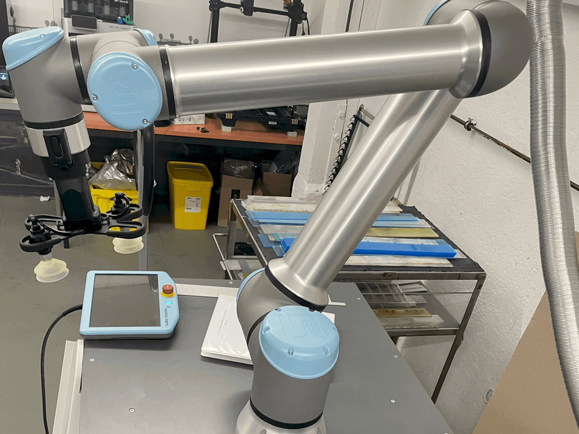 Mašīnas Universal Robots UR10  pretskats