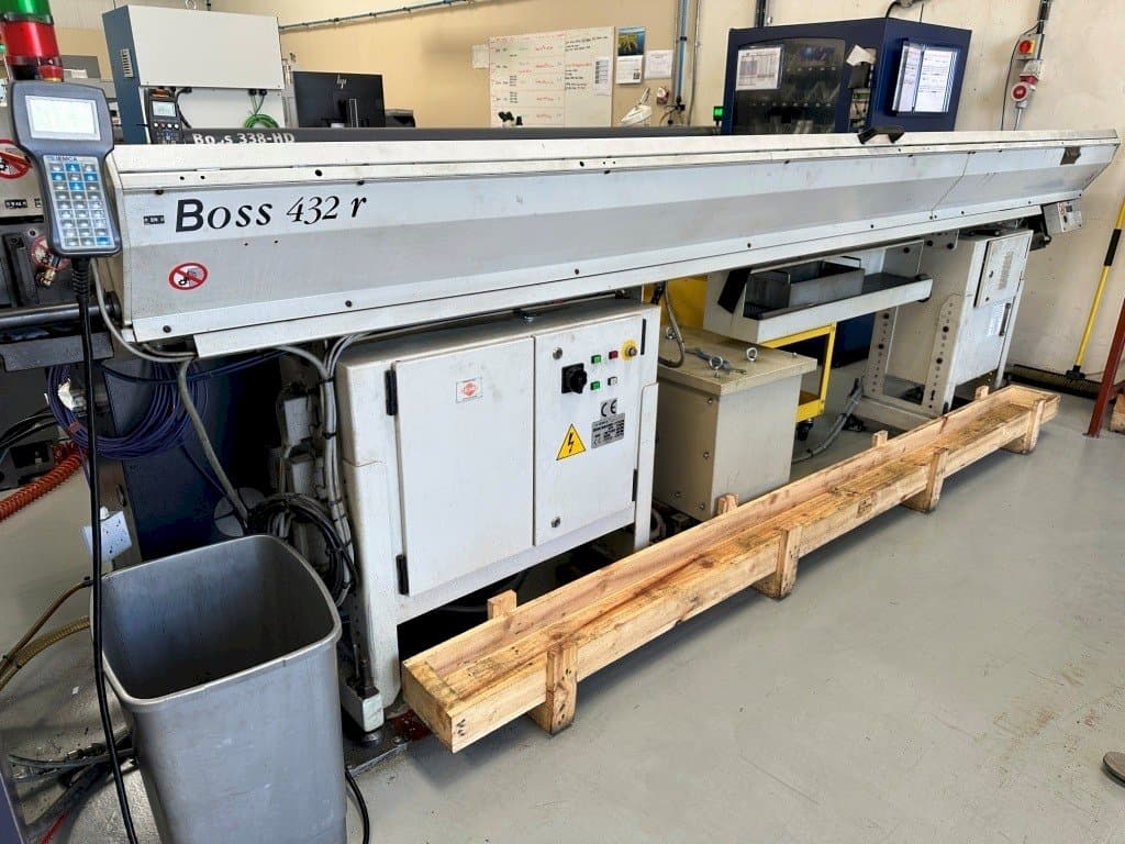 Mašīnas Citizen M-32 skats  no kreisās puses