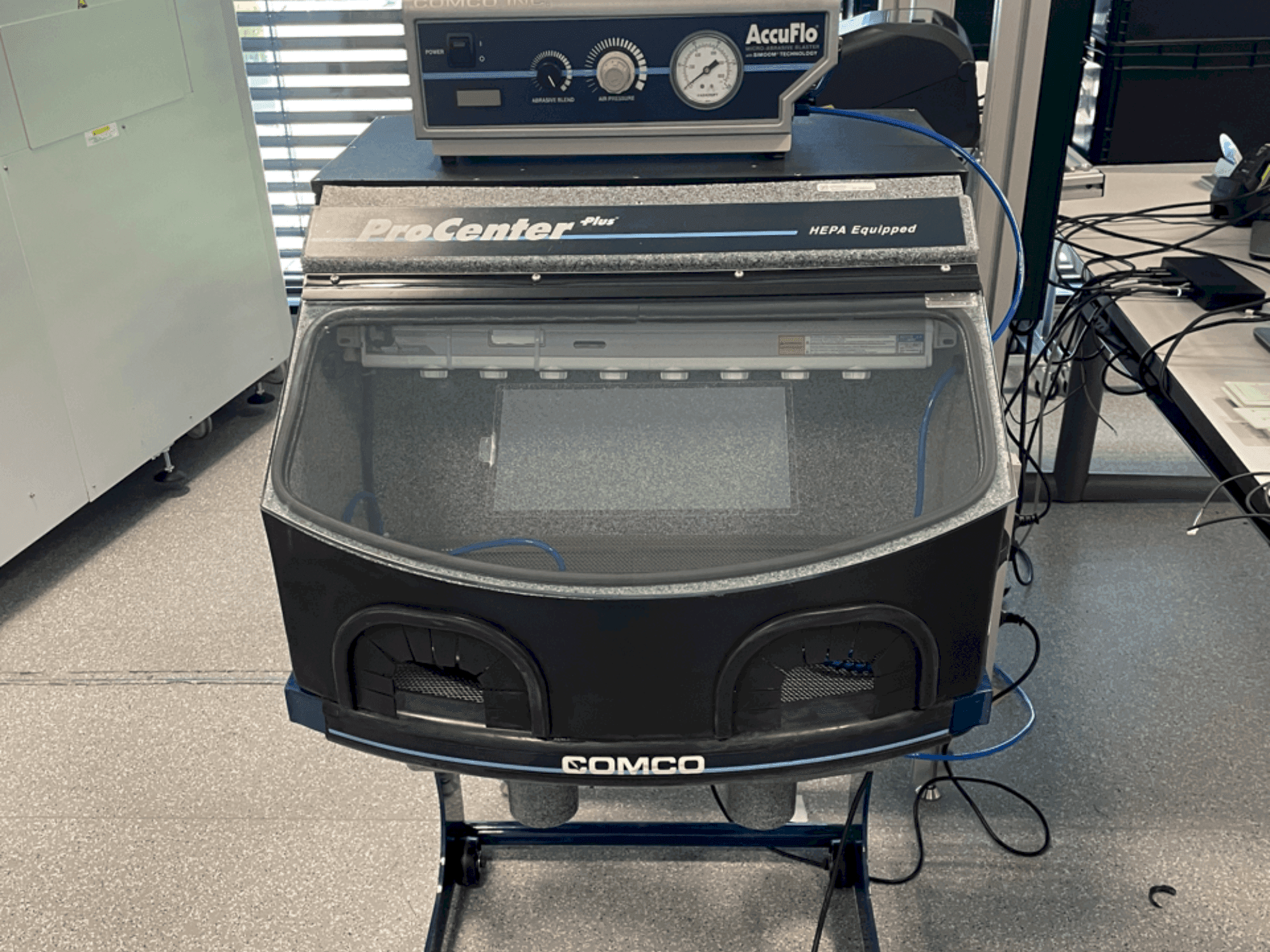 Mašīnas COMCO CTR201-2  pretskats