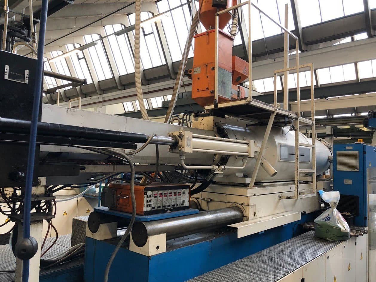 Mašīnas ENGEL ES 7000/800 darba  telpa