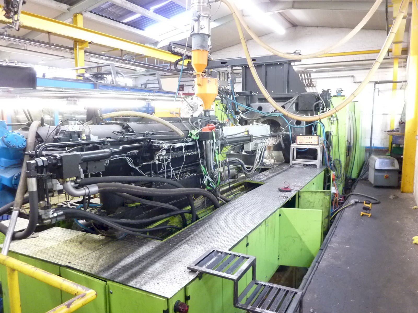 Mašīnas ENGEL ES 10000/1300 DK kreisās malas  skats