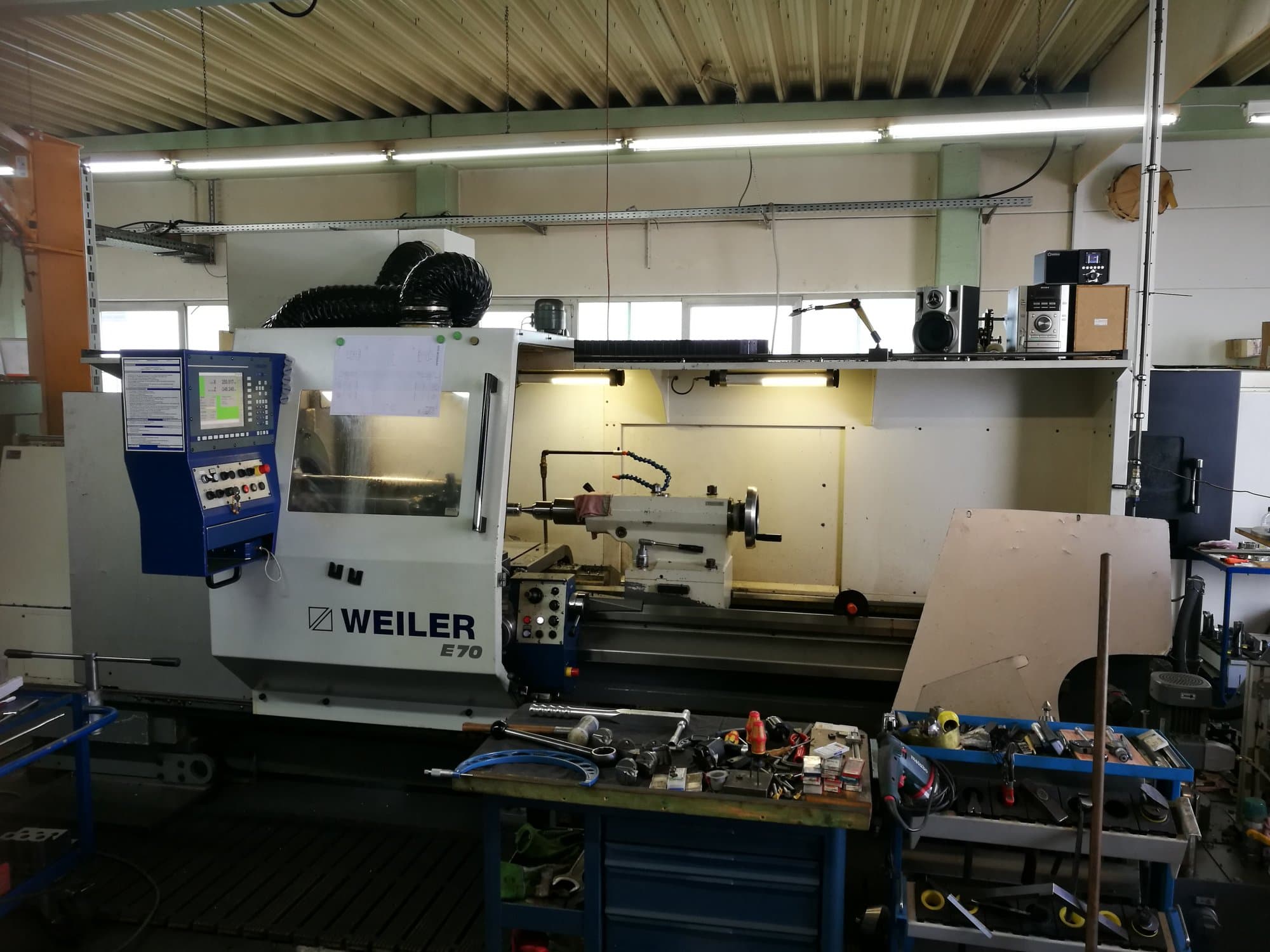Mašīnas Weiler E70/3000  pretskats
