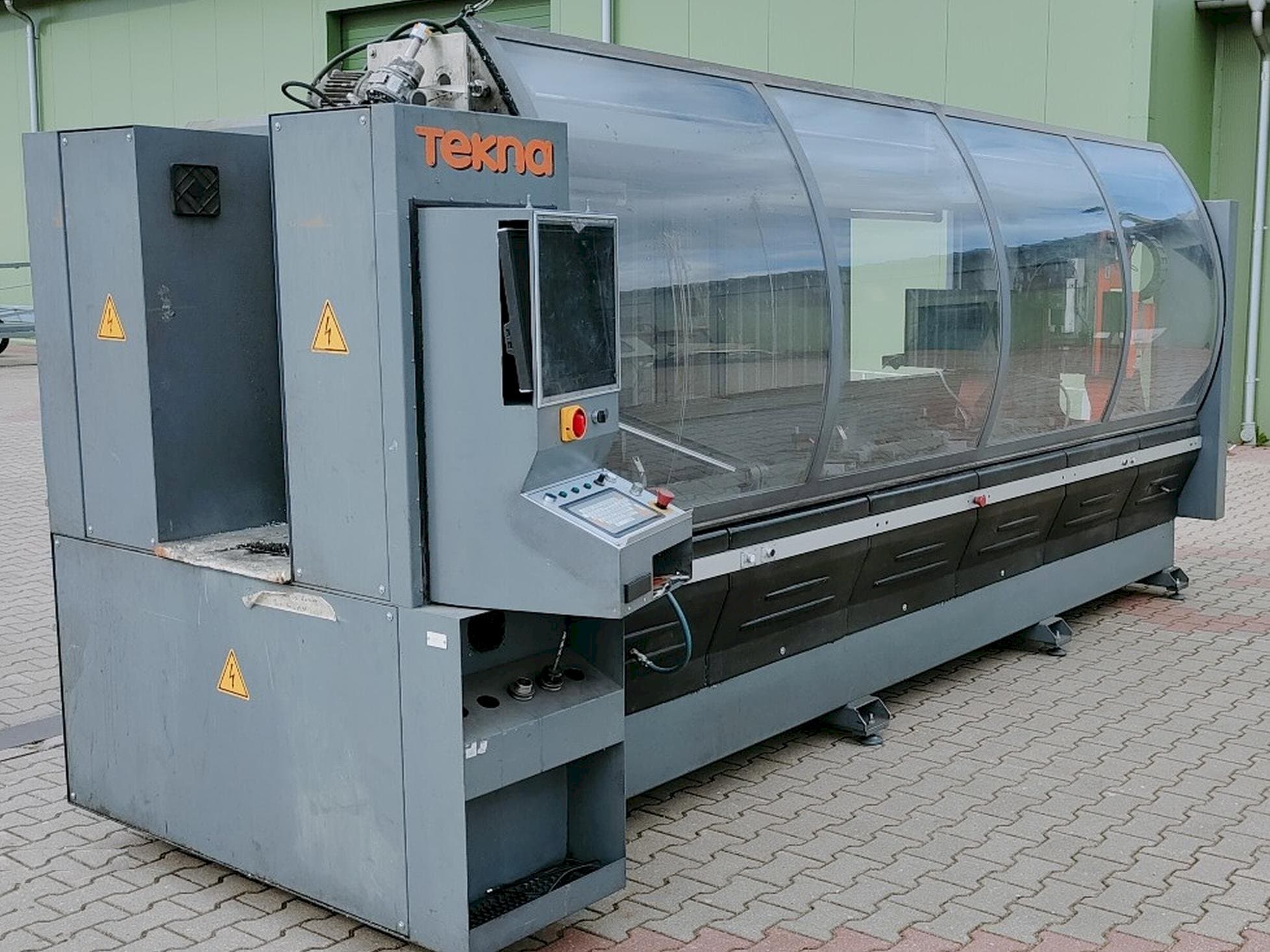 Mašīnas Tekna TK427-3  pretskats