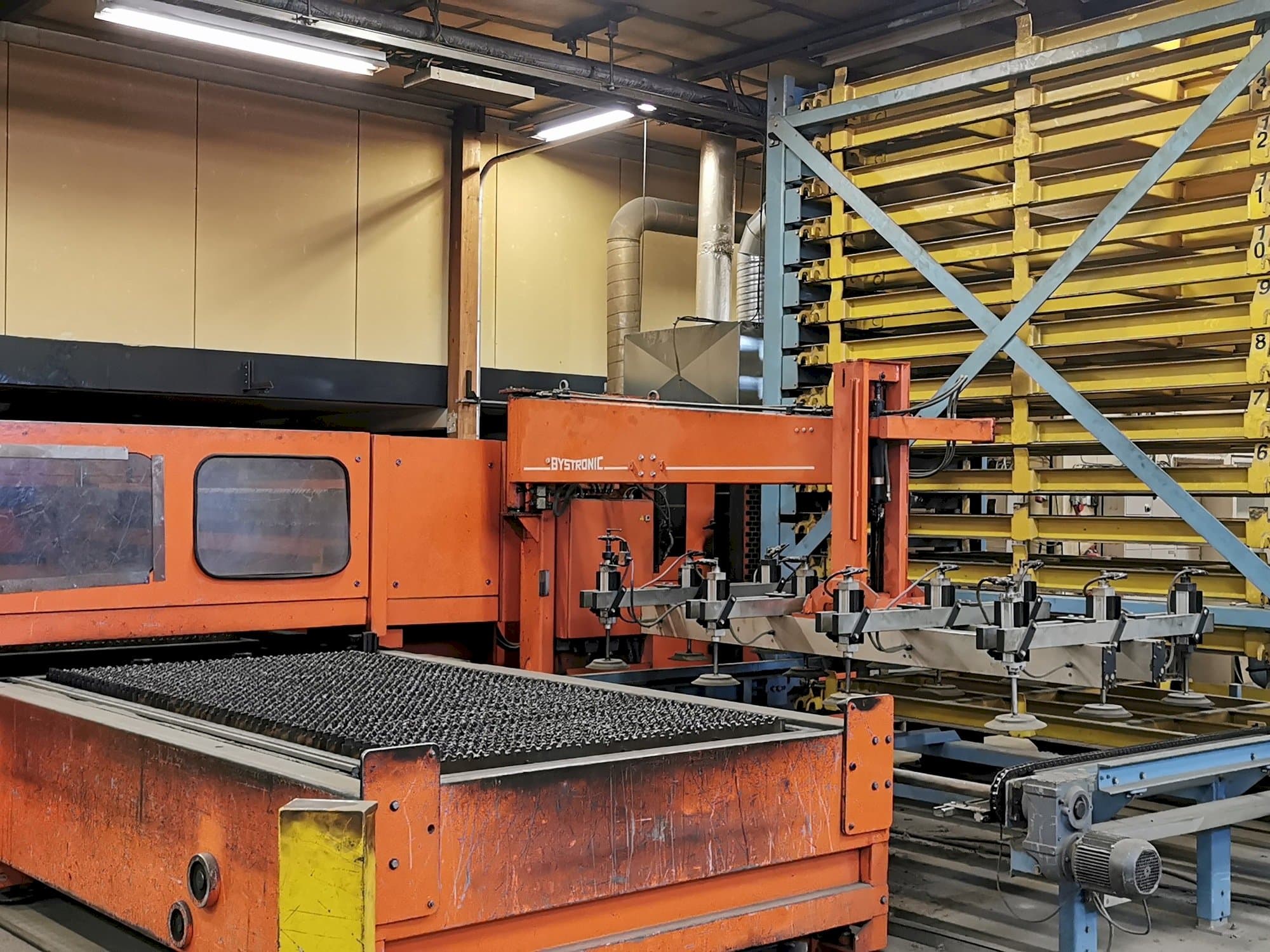 Mašīnas Bystronic BTL 3500  pretskats