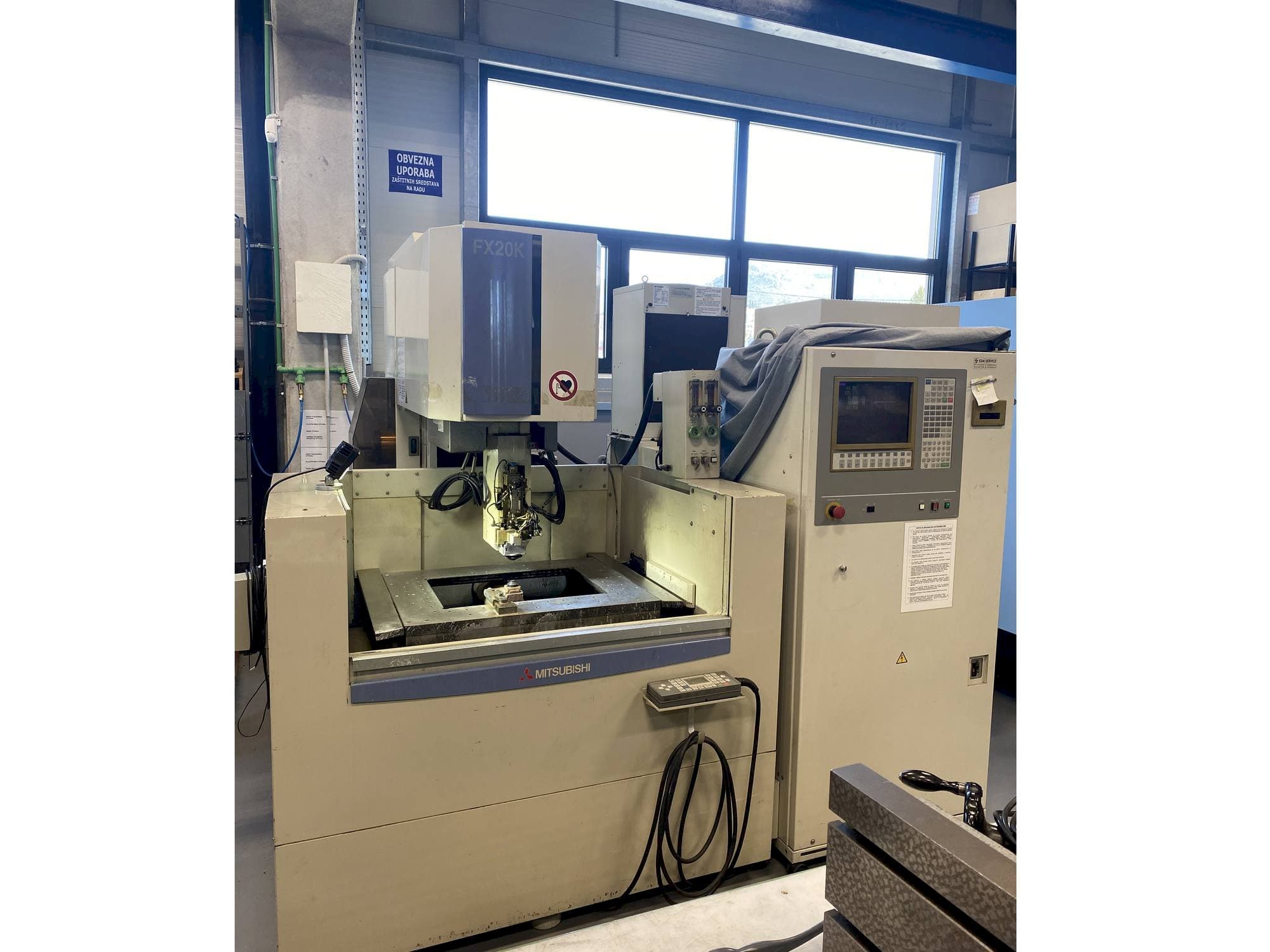 Mašīnas Mitsubishi FX20K  pretskats