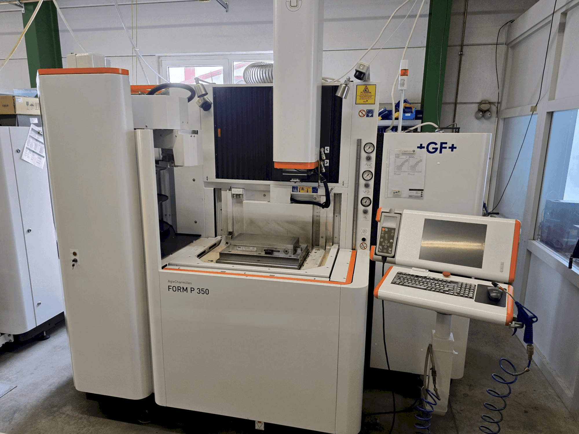 Mašīnas AgieCharmilles FORM P 350  pretskats