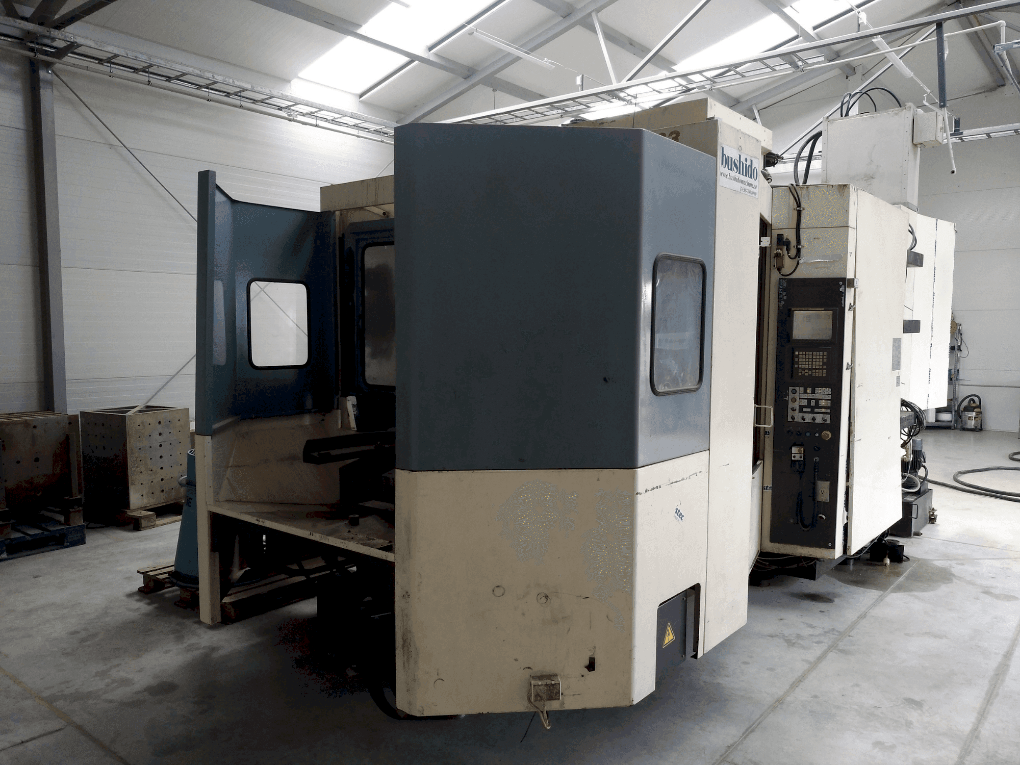 Mašīnas Niigata SPN63  pretskats