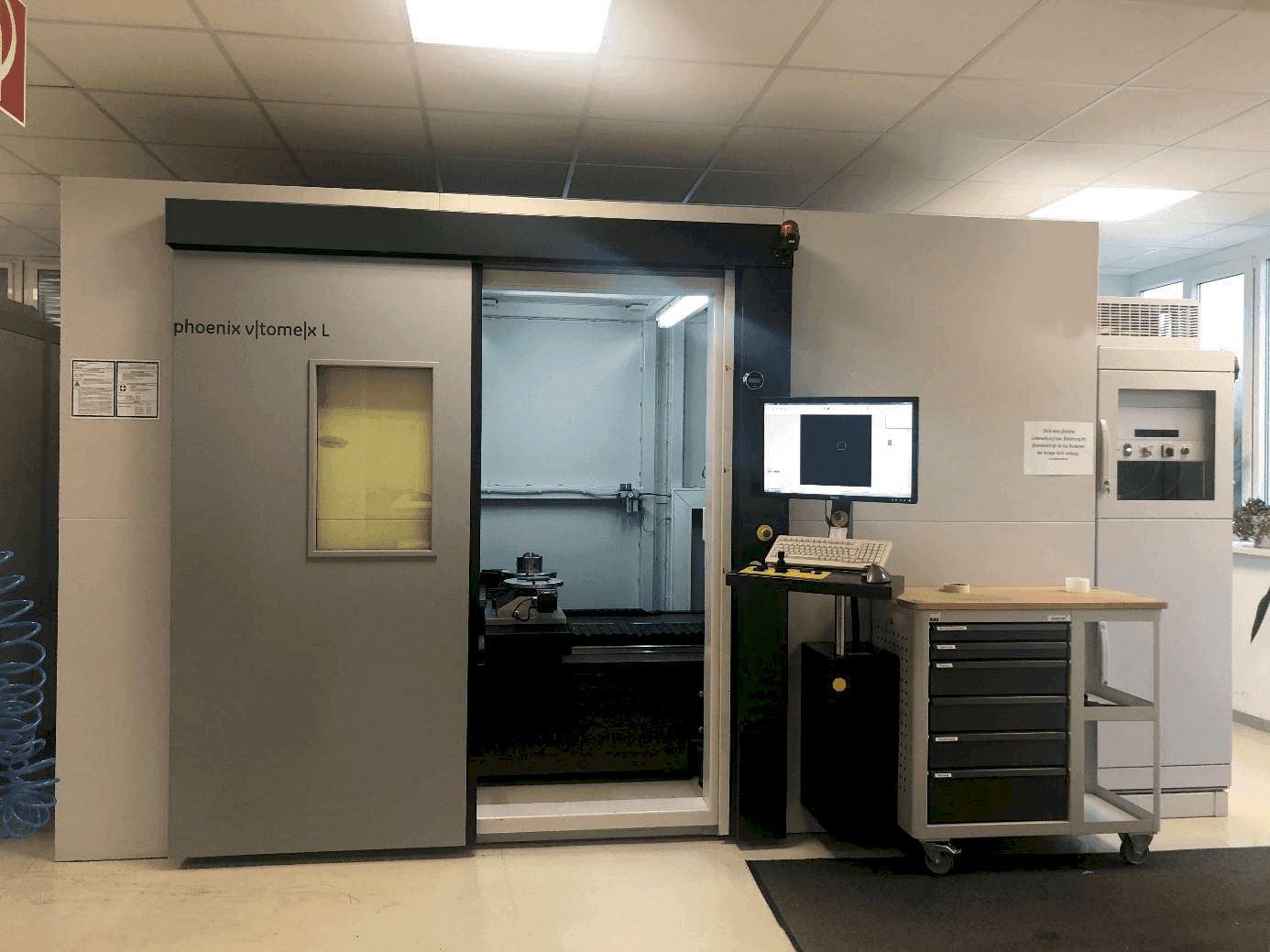 Mašīnas Phoenix V|tome|x L 240  pretskats