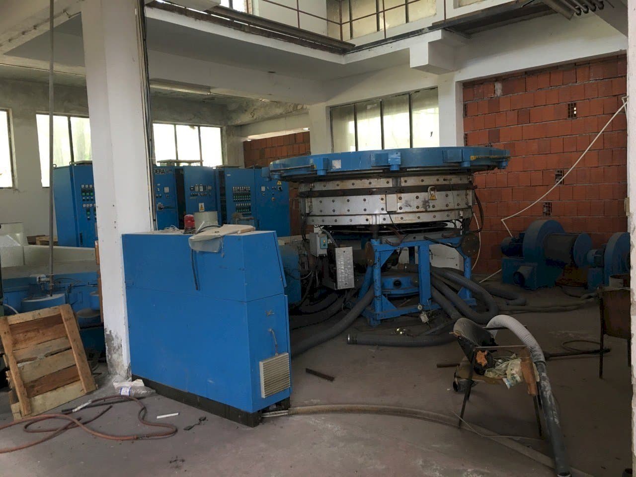 Mašīnas BANDERA Blow Film Extruder  pretskats