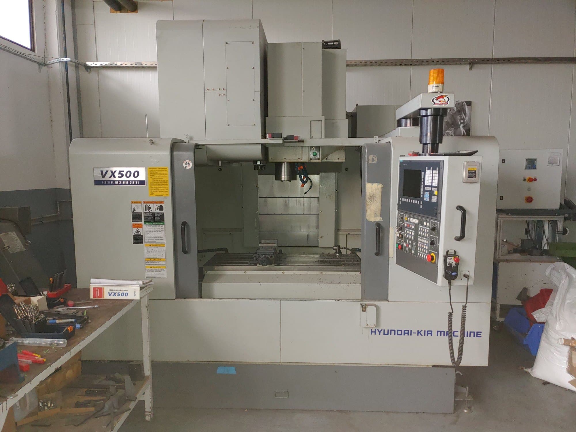 Mašīnas Hyundai Kia VX 500  pretskats