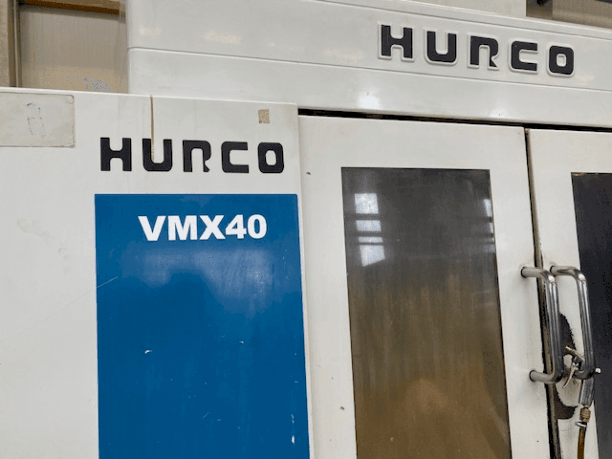Mašīnas Hurco VMX 40  pretskats