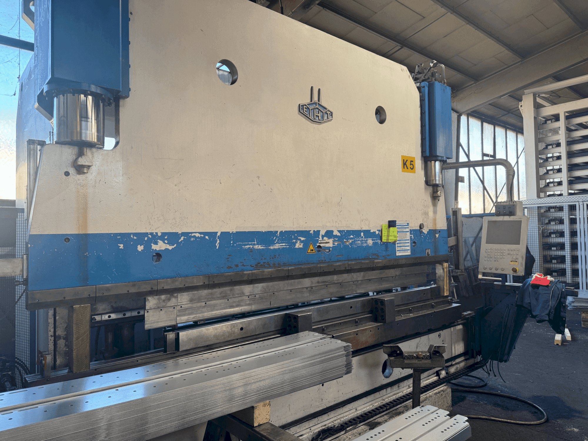 Mašīnas EHT EHPS 20-35  pretskats