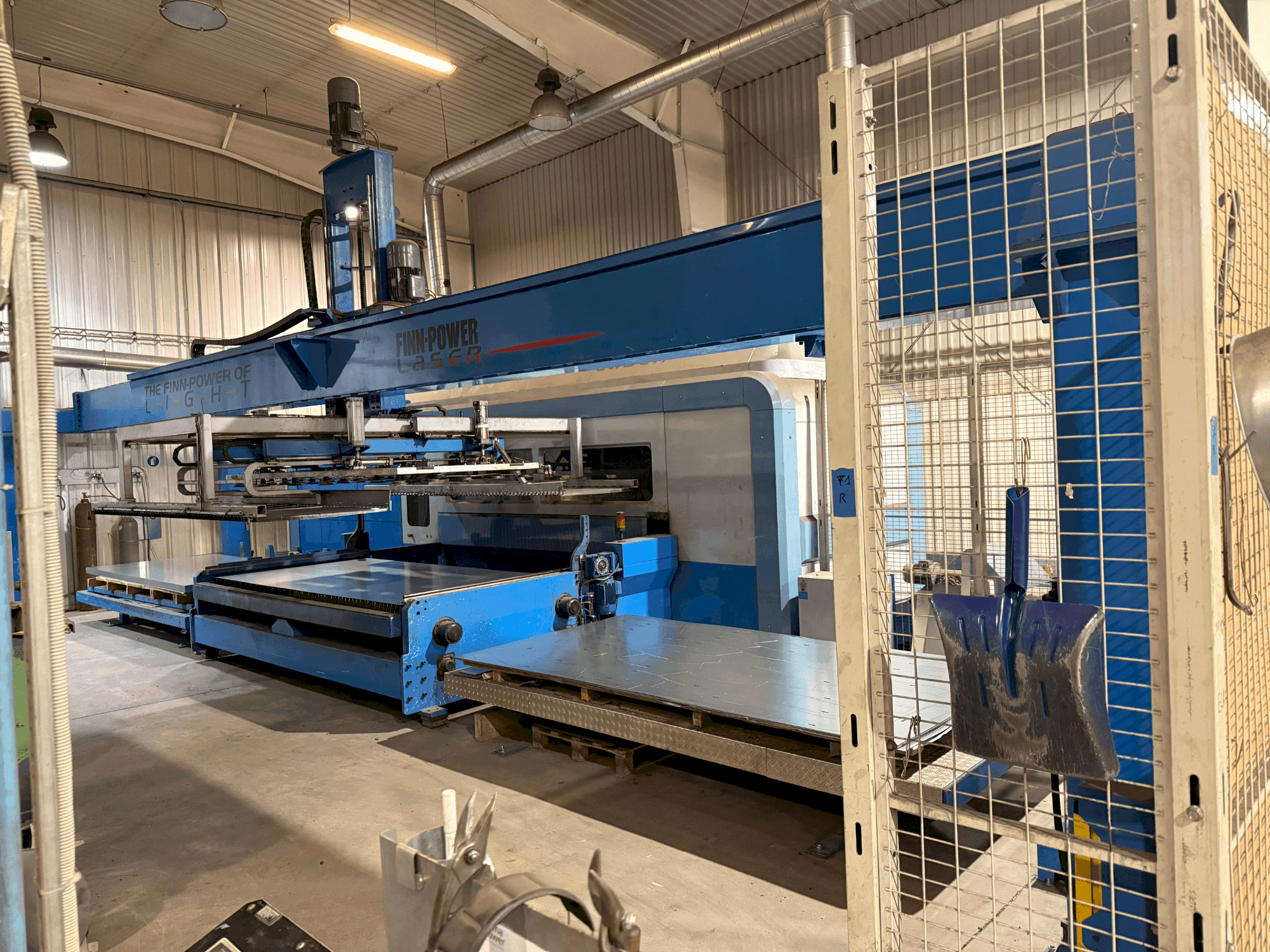 Mašīnas Finn-Power FPL6-BL  pretskats