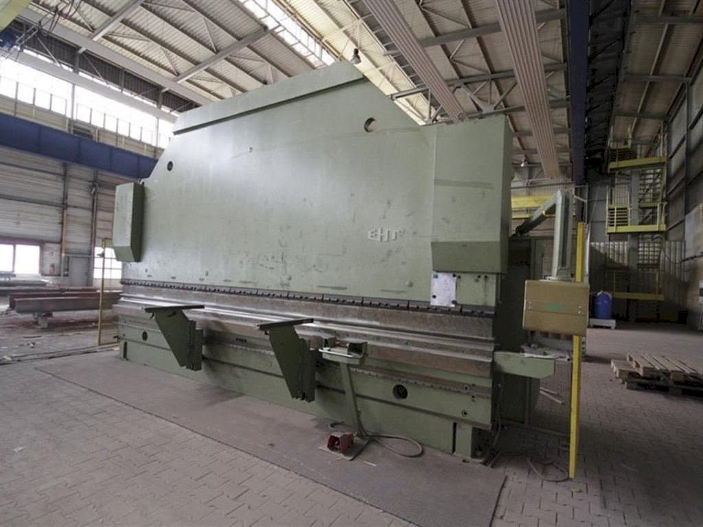 Mašīnas EHT Variopress 250 60 labās malas skats