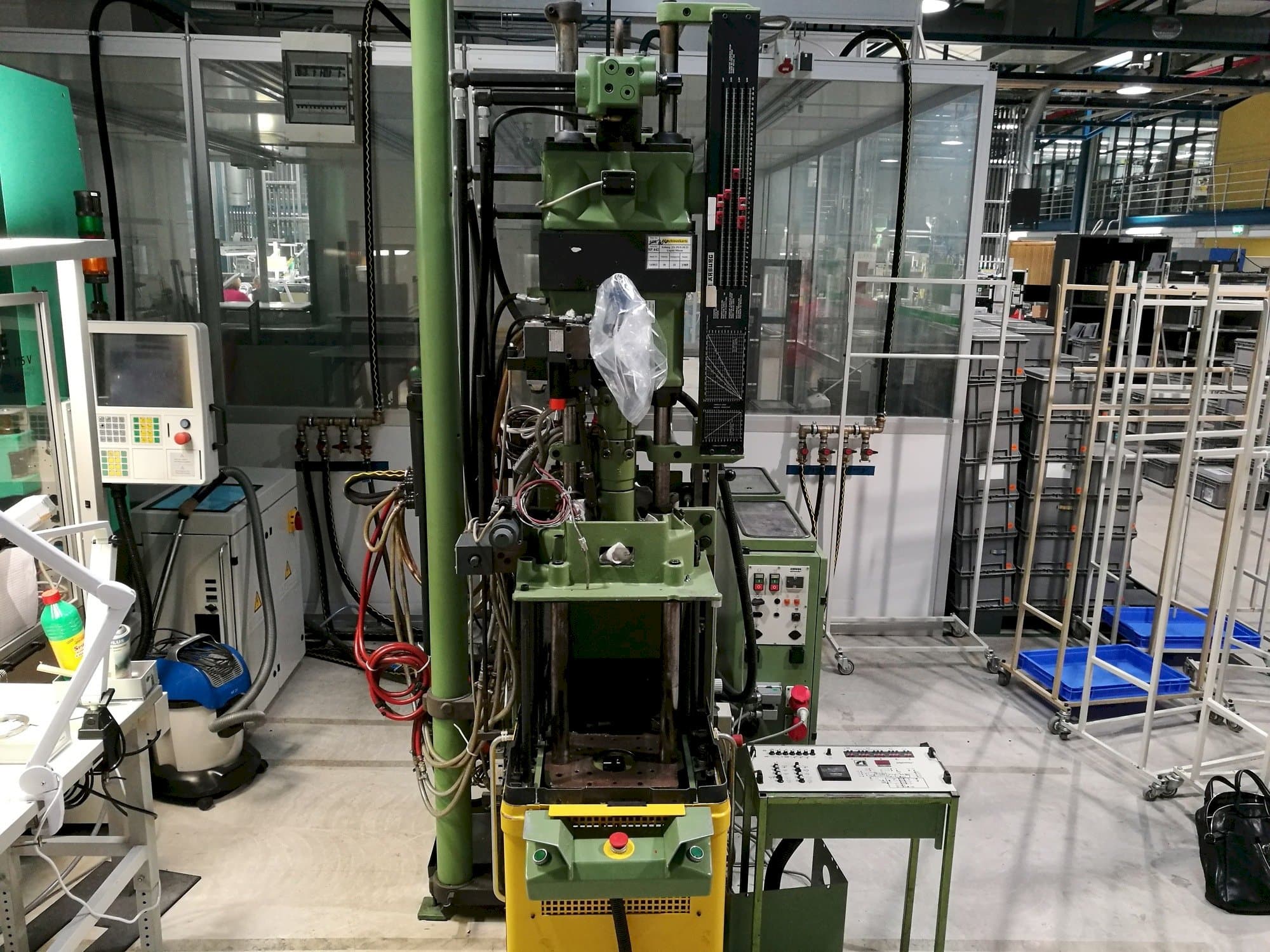 Mašīnas Arburg 221-75-350  pretskats