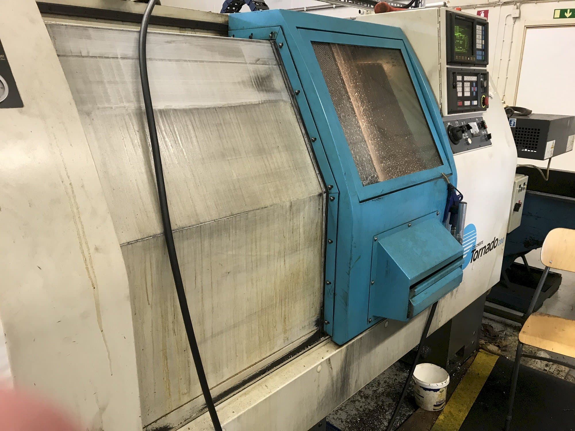 Mašīnas Colchester Tornado 200  pretskats