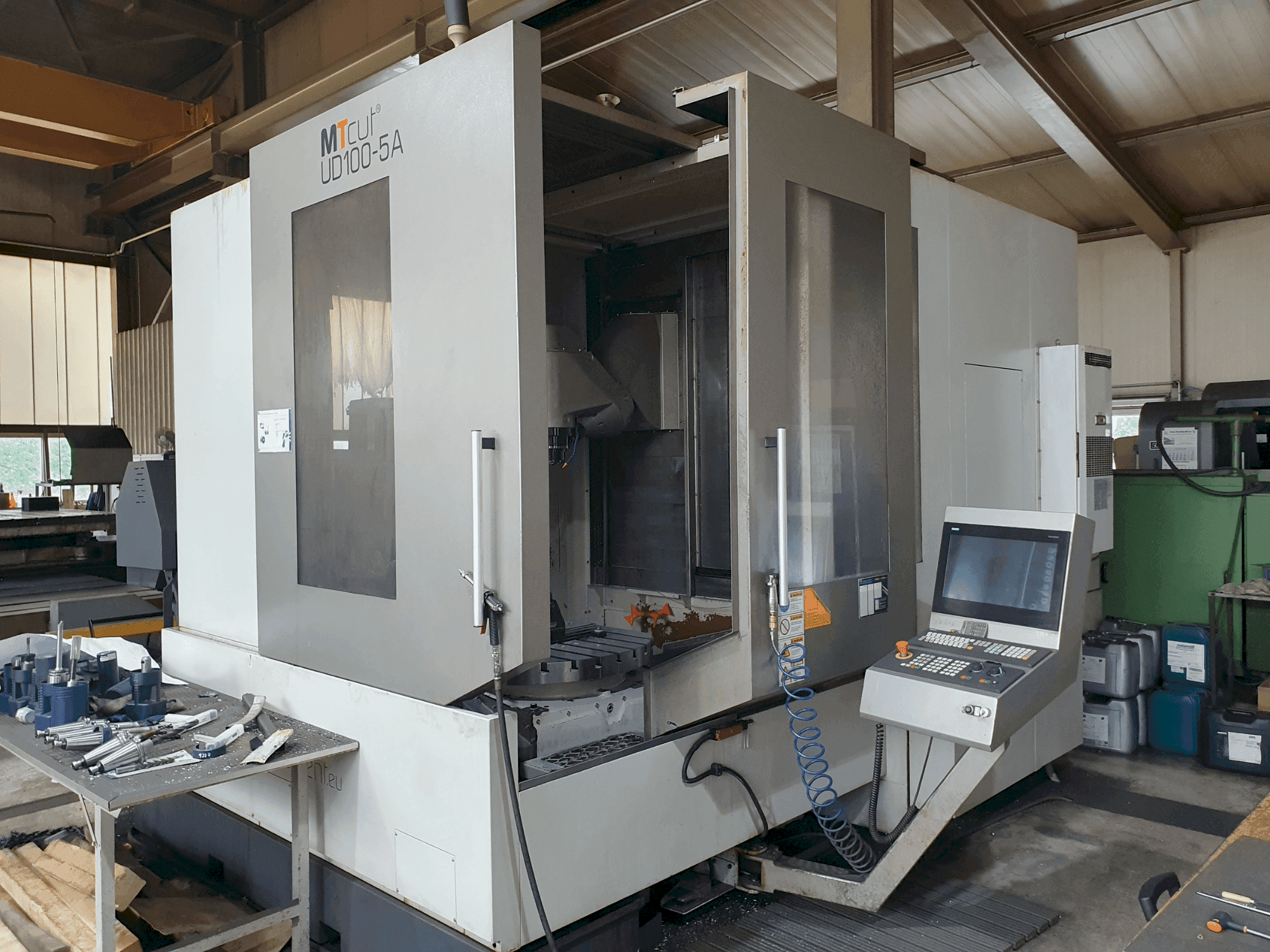 Mašīnas MTcut UD100-5A  pretskats