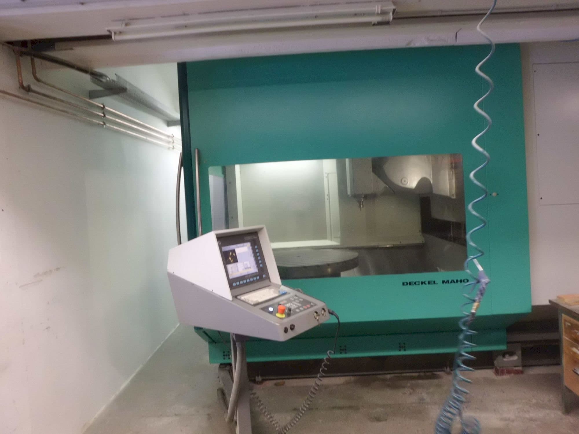 Mašīnas DECKEL MAHO DMU 125 P  pretskats