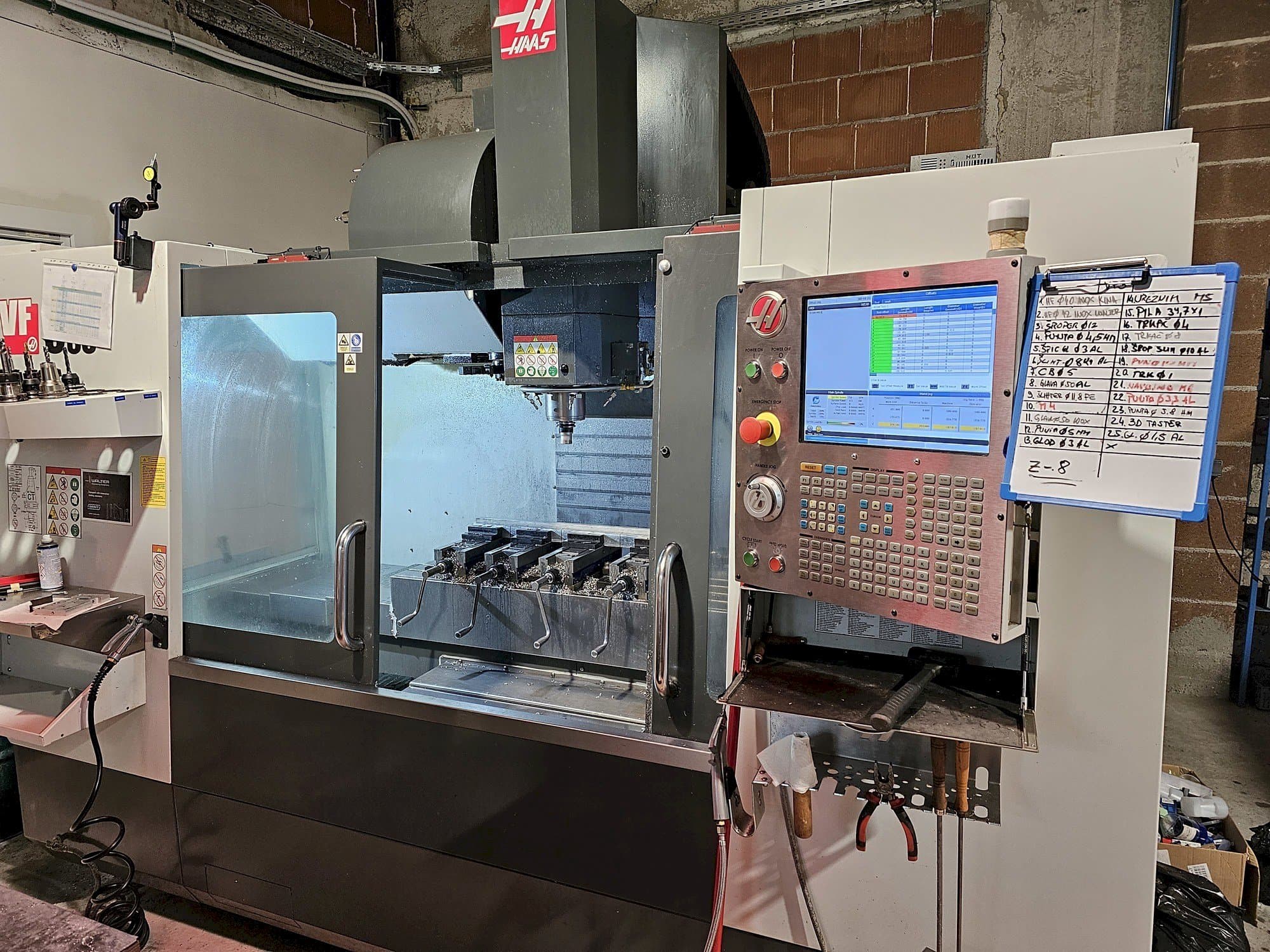 Mašīnas HAAS VS3SS  pretskats