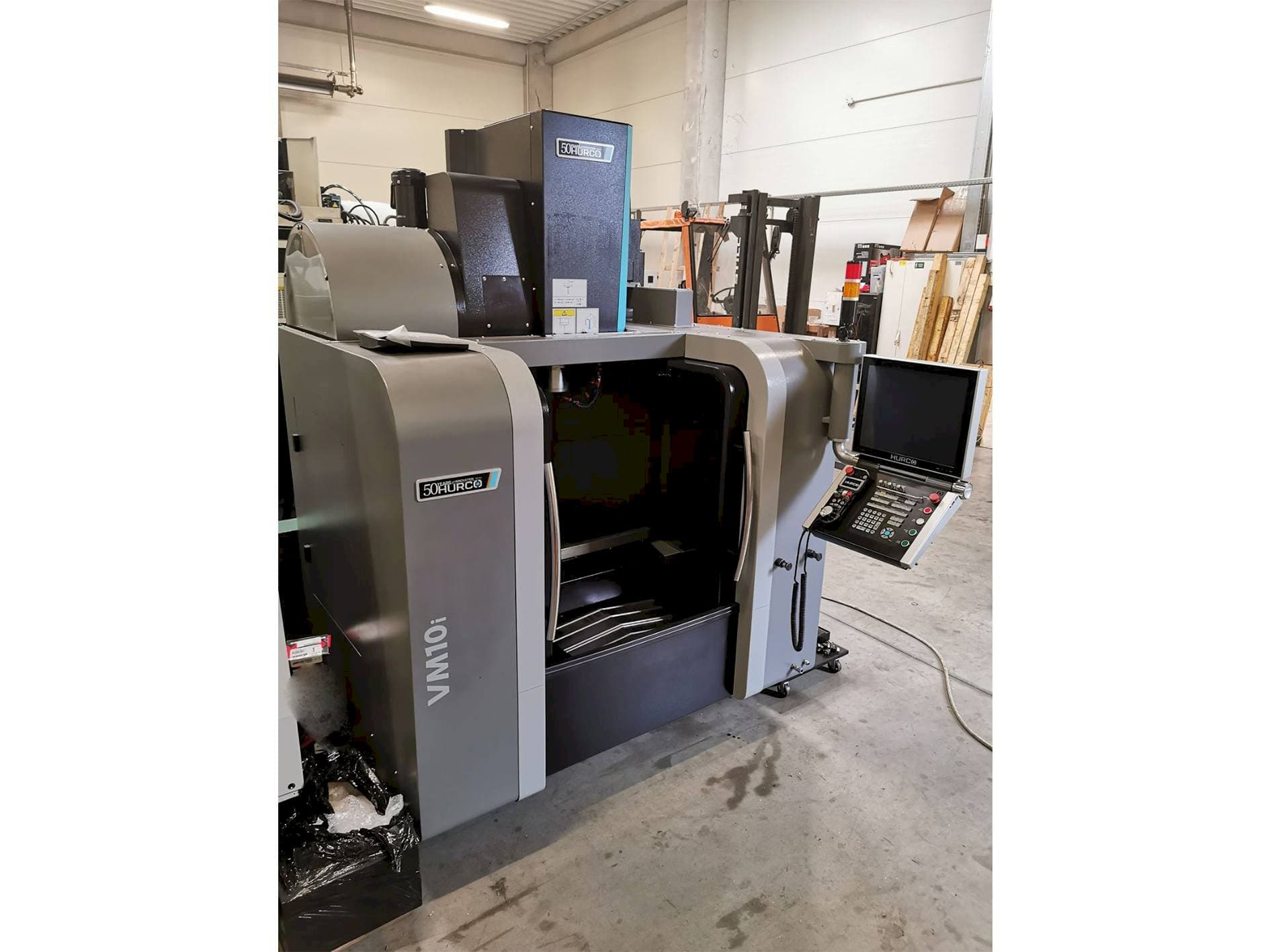 Mašīnas Hurco VM 10i  pretskats
